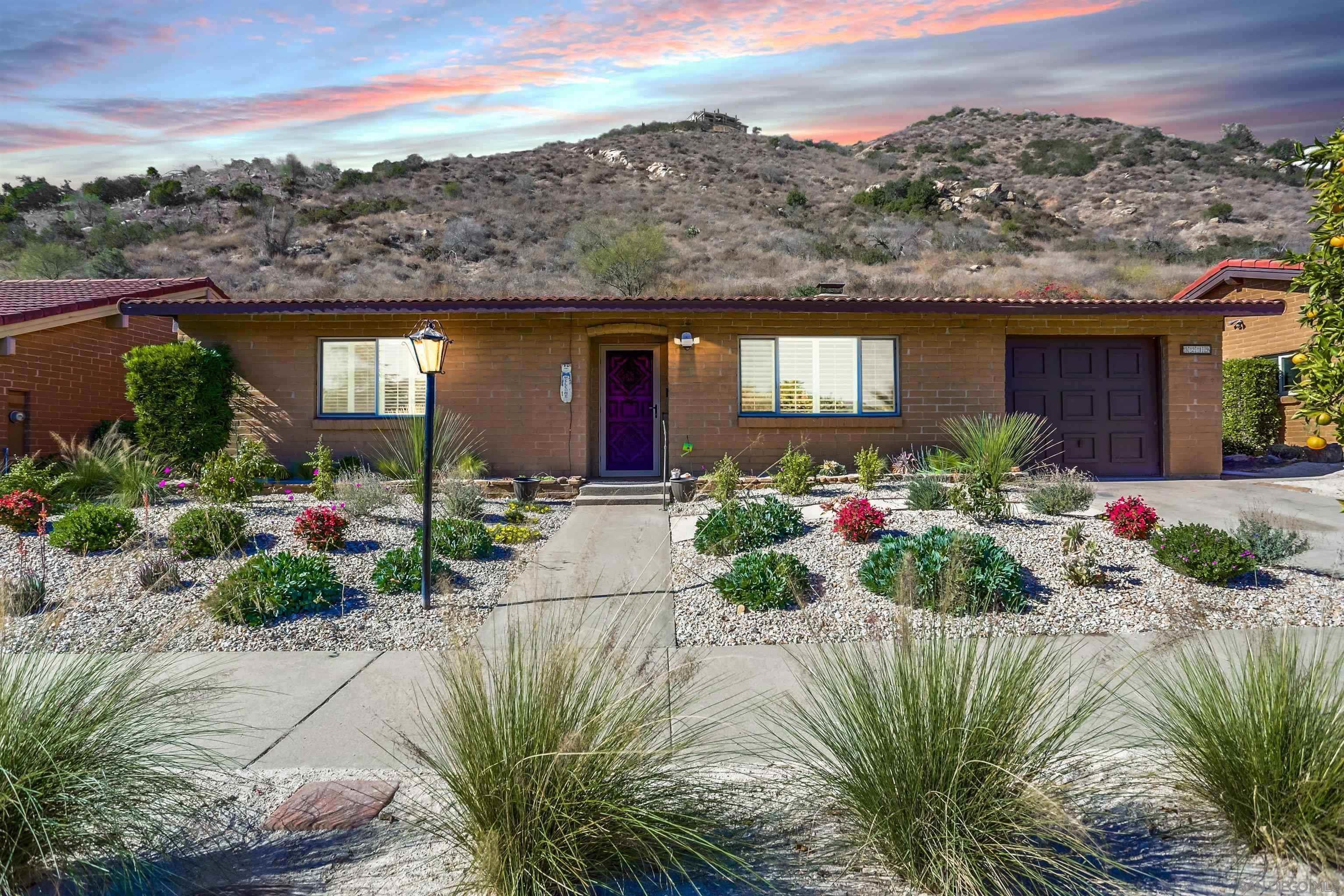 Detail Gallery Image 1 of 1 For 3219  via Altamira, Fallbrook,  CA 92028 - 2 Beds | 2 Baths