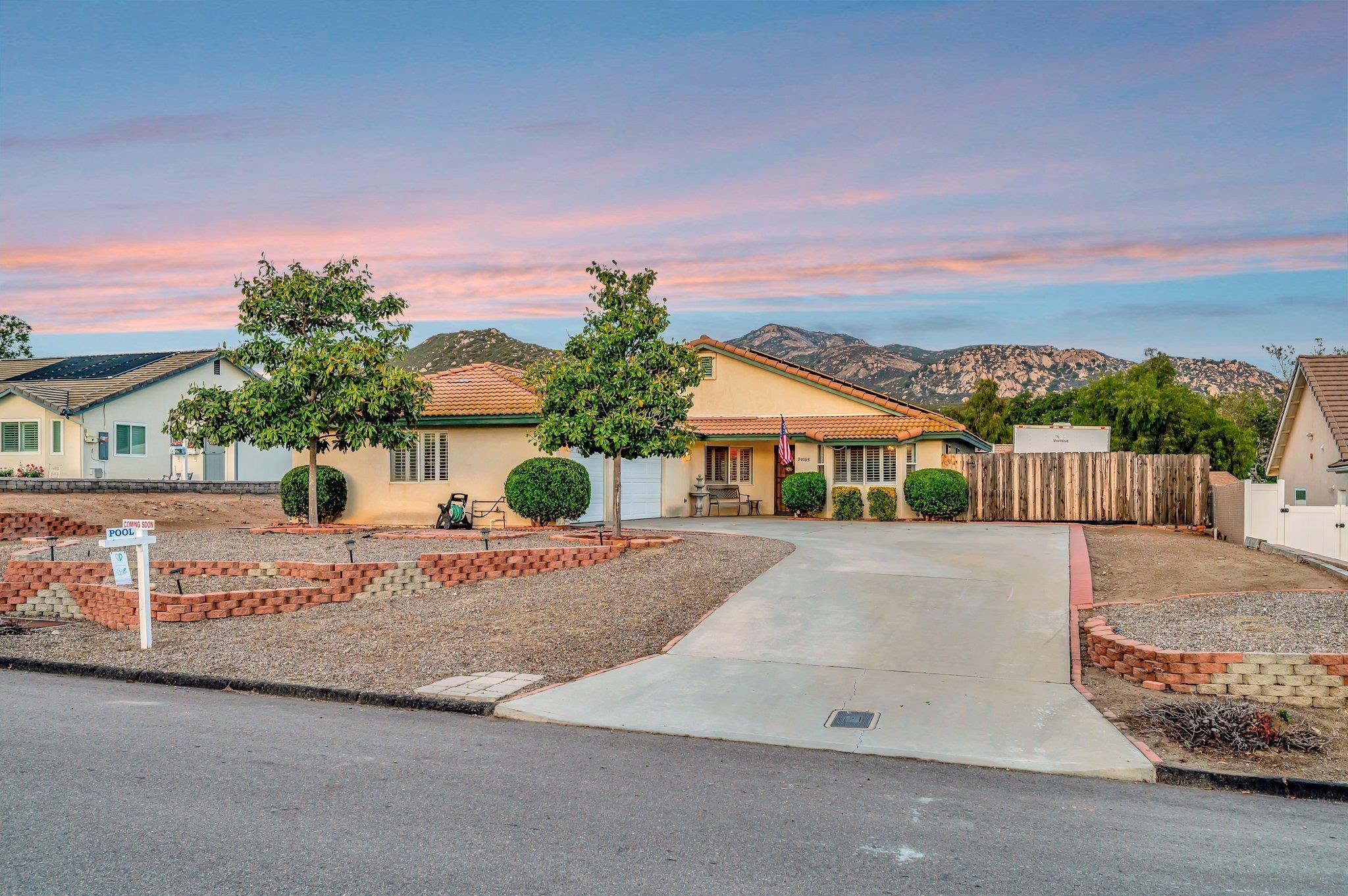 Detail Gallery Image 1 of 1 For 24165  Del Amo Rd, Ramona,  CA 92065 - 4 Beds | 3 Baths