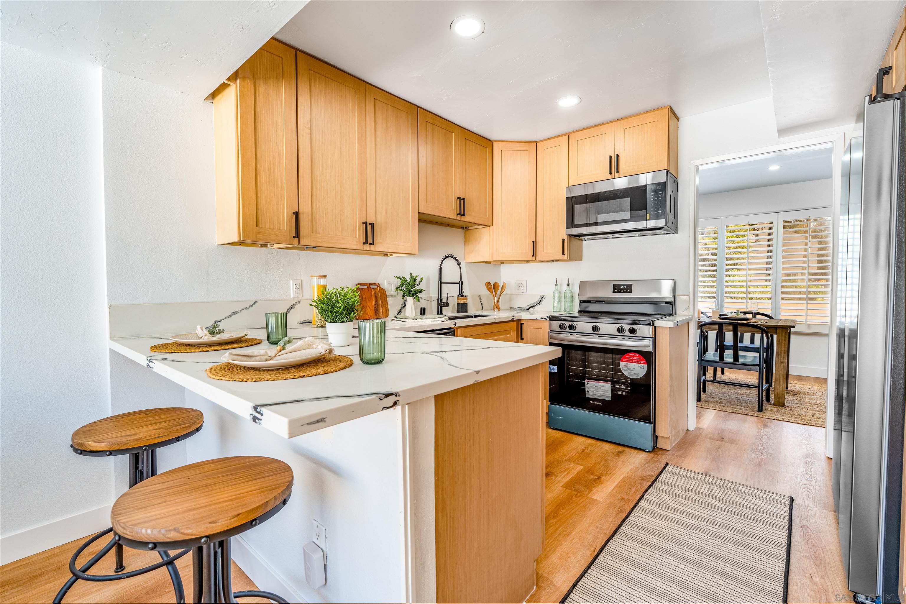 Front Image Thumbnail for SD250025487