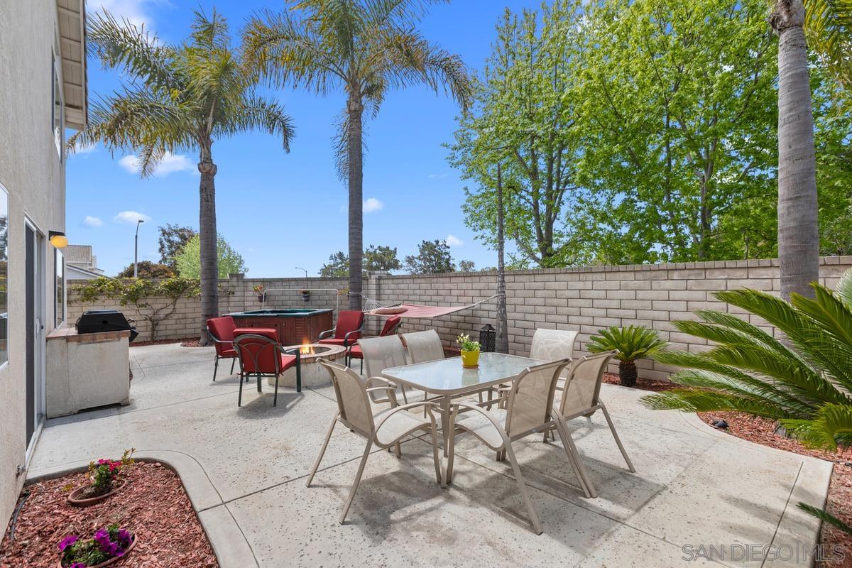 Detail Gallery Image 1 of 1 For 445  Primrose Way, Oceanside,  CA 92057 - 4 Beds | 2/1 Baths