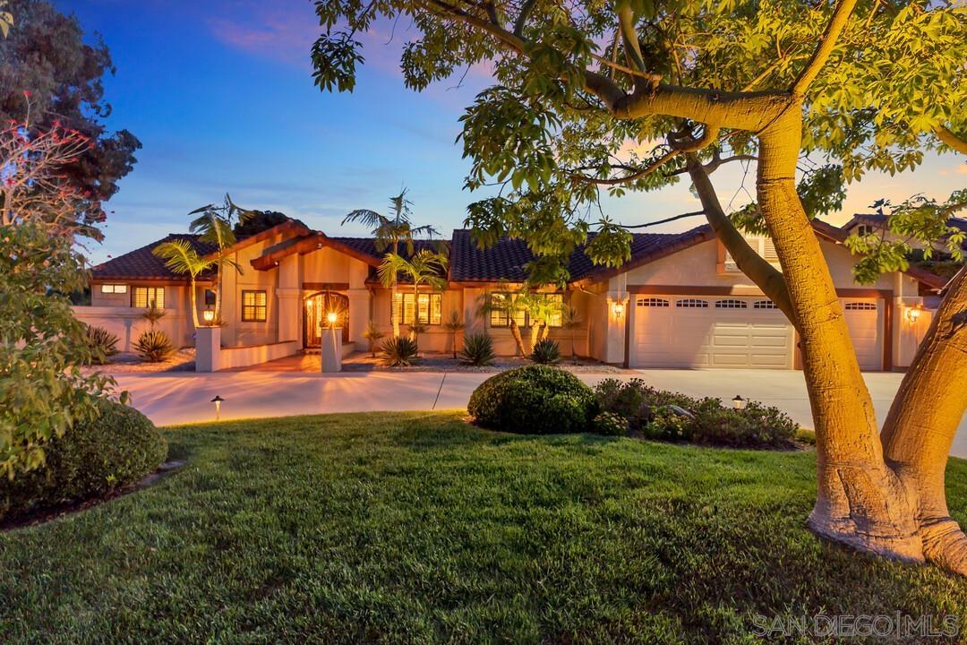 Detail Gallery Image 1 of 1 For 1533  Hamilton Ln, Escondido,  CA 92029 - 4 Beds | 2/1 Baths