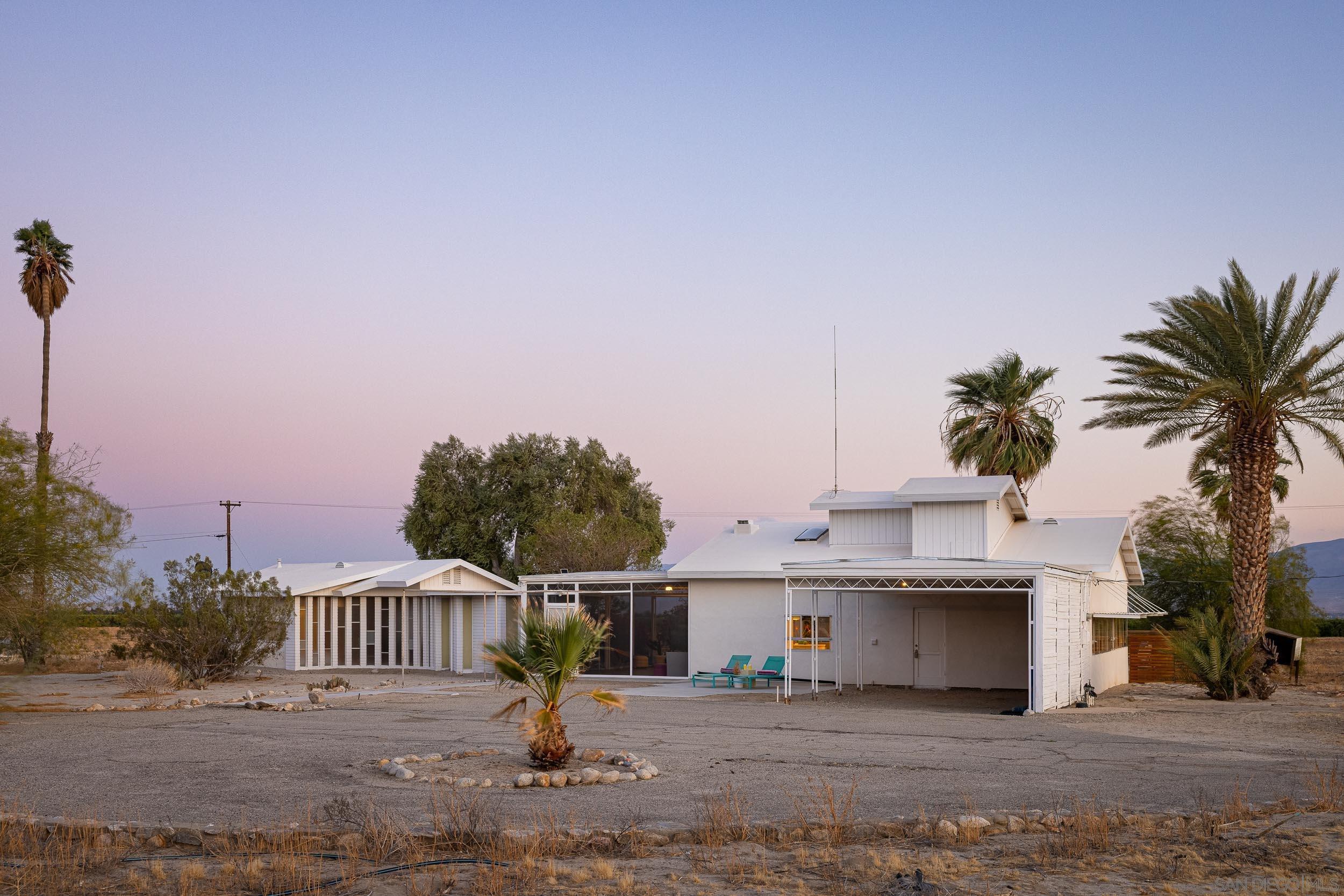 Detail Gallery Image 1 of 1 For 811  Di Giorgio Road, Borrego Springs,  CA 92004 - 3 Beds | 2 Baths