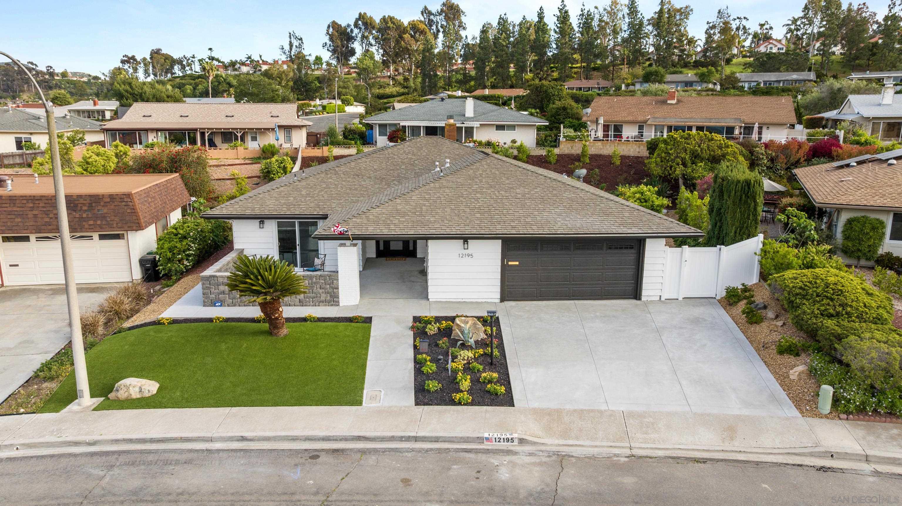 Detail Gallery Image 1 of 30 For 12195  San Tomas Pl, San Diego,  CA 92128 - 3 Beds | 2 Baths