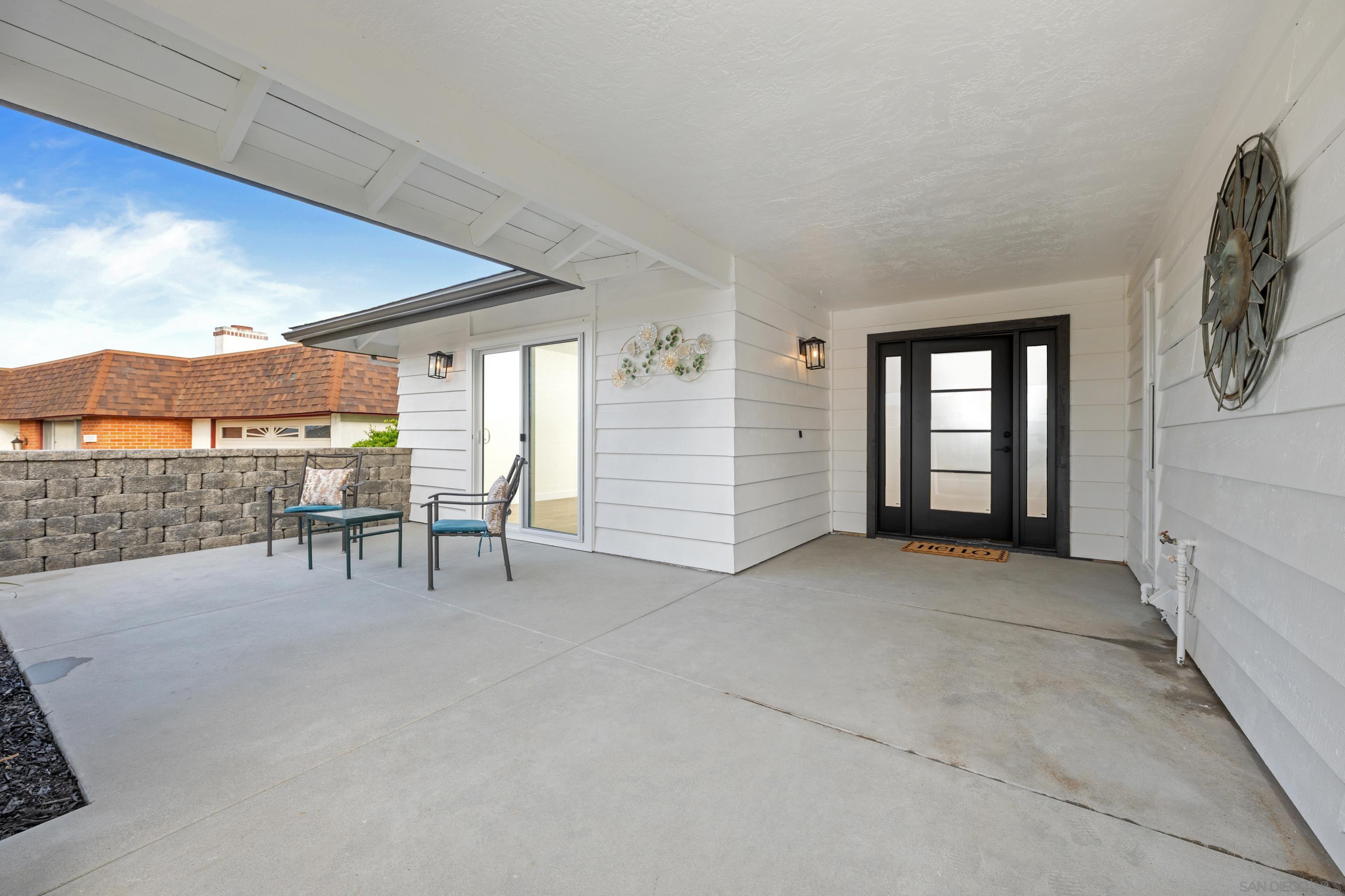 Detail Gallery Image 2 of 30 For 12195  San Tomas Pl, San Diego,  CA 92128 - 3 Beds | 2 Baths