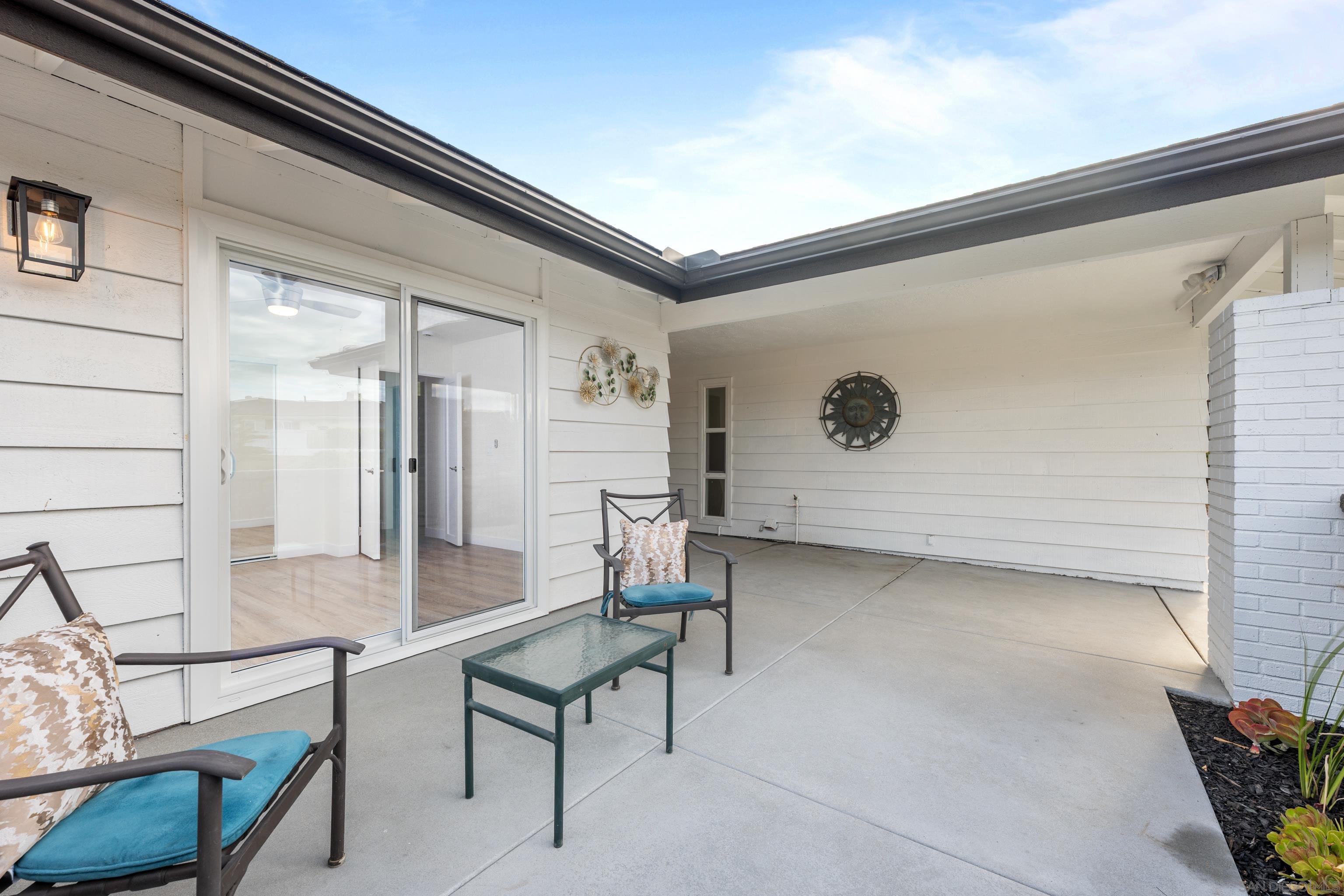 Detail Gallery Image 3 of 30 For 12195  San Tomas Pl, San Diego,  CA 92128 - 3 Beds | 2 Baths