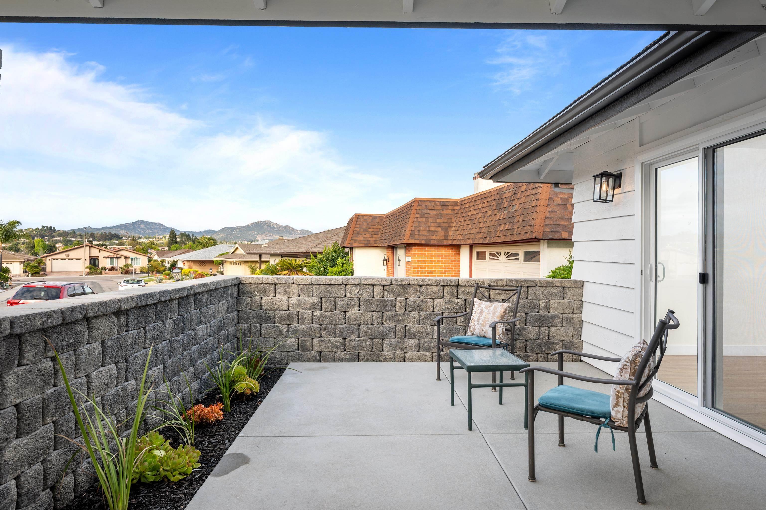 Detail Gallery Image 4 of 30 For 12195  San Tomas Pl, San Diego,  CA 92128 - 3 Beds | 2 Baths