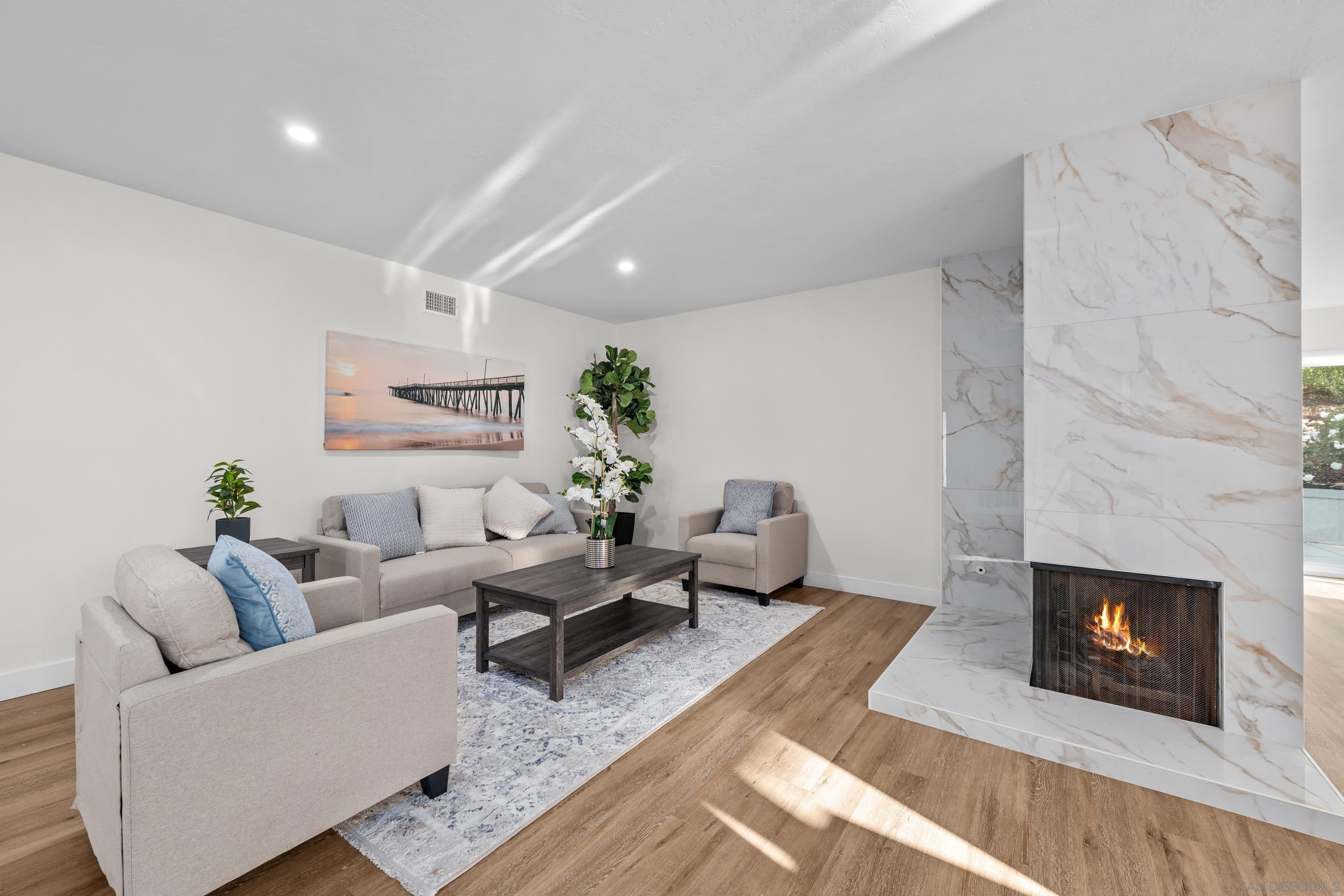 Detail Gallery Image 6 of 30 For 12195  San Tomas Pl, San Diego,  CA 92128 - 3 Beds | 2 Baths