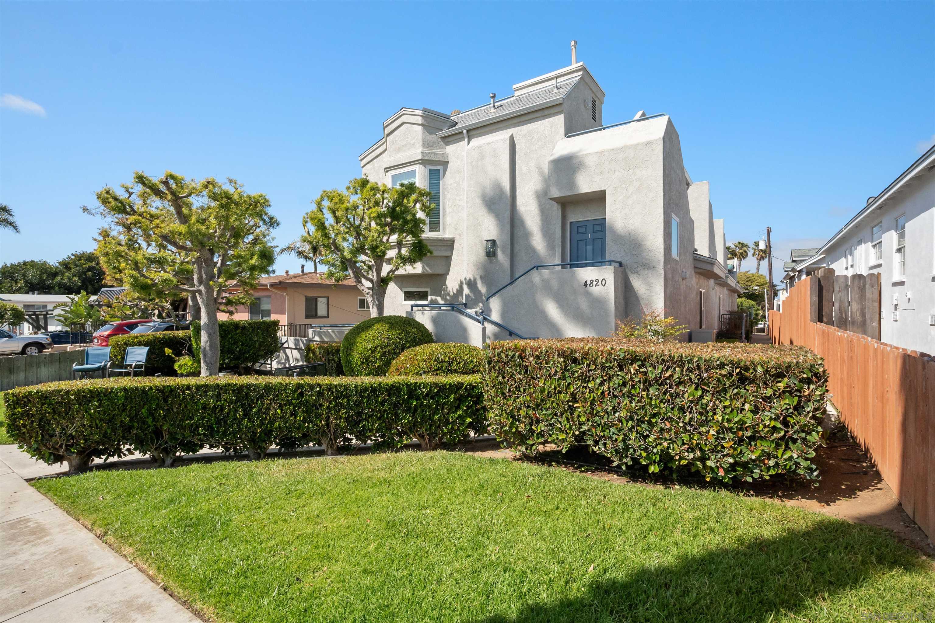 Detail Gallery Image 1 of 1 For 4820  Santa Cruz Ave  #3,  San Diego,  CA 92107 - 3 Beds | 2/1 Baths