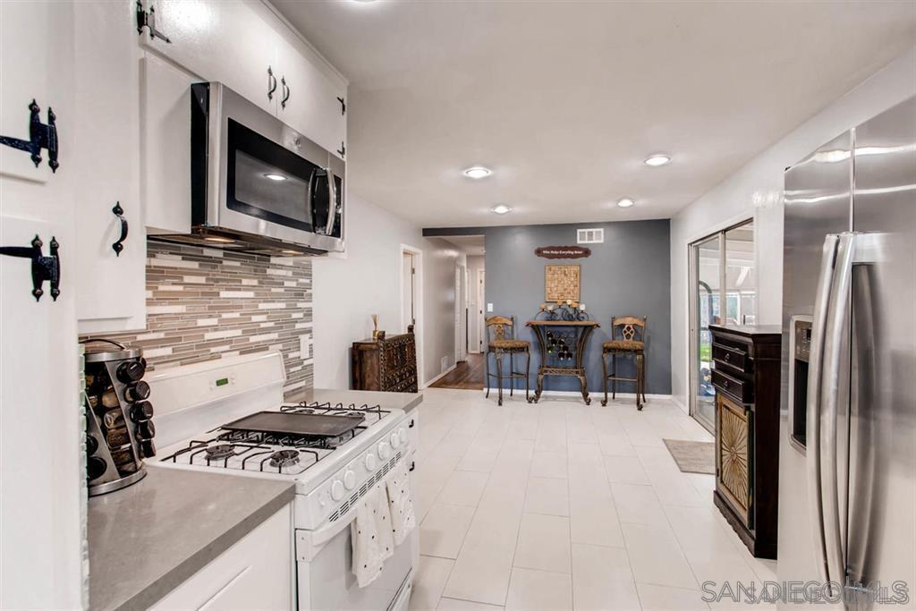 Detail Gallery Image 8 of 27 For 7273  Arillo St, San Diego,  CA 92111 - 4 Beds | 2 Baths