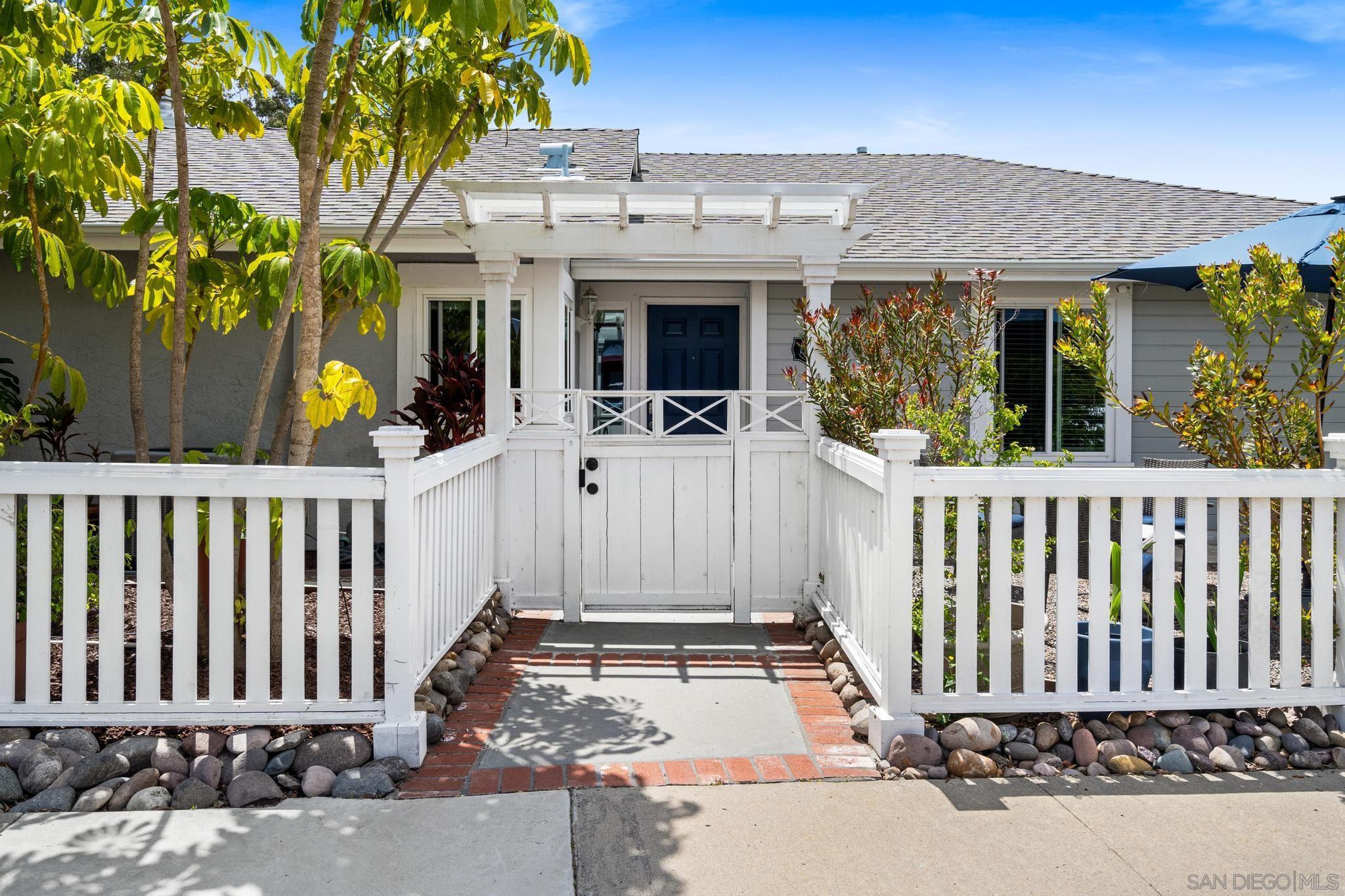 Detail Gallery Image 1 of 1 For 12095  Rue Des Amis, San Diego,  CA 92131 - 3 Beds | 2 Baths