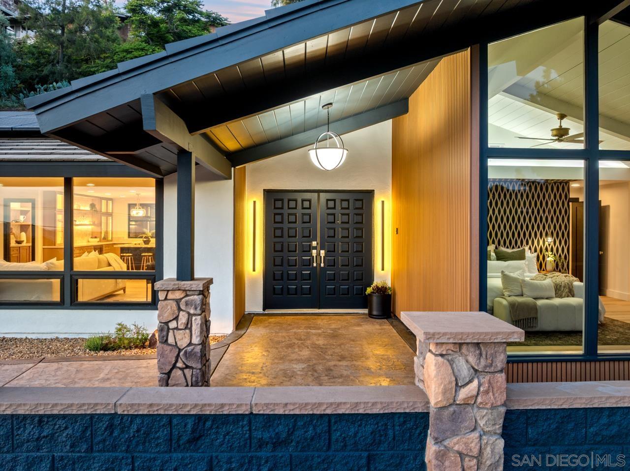 Detail Gallery Image 1 of 1 For 4911  Beaumont Dr, La Mesa,  CA 91941 - 3 Beds | 3 Baths