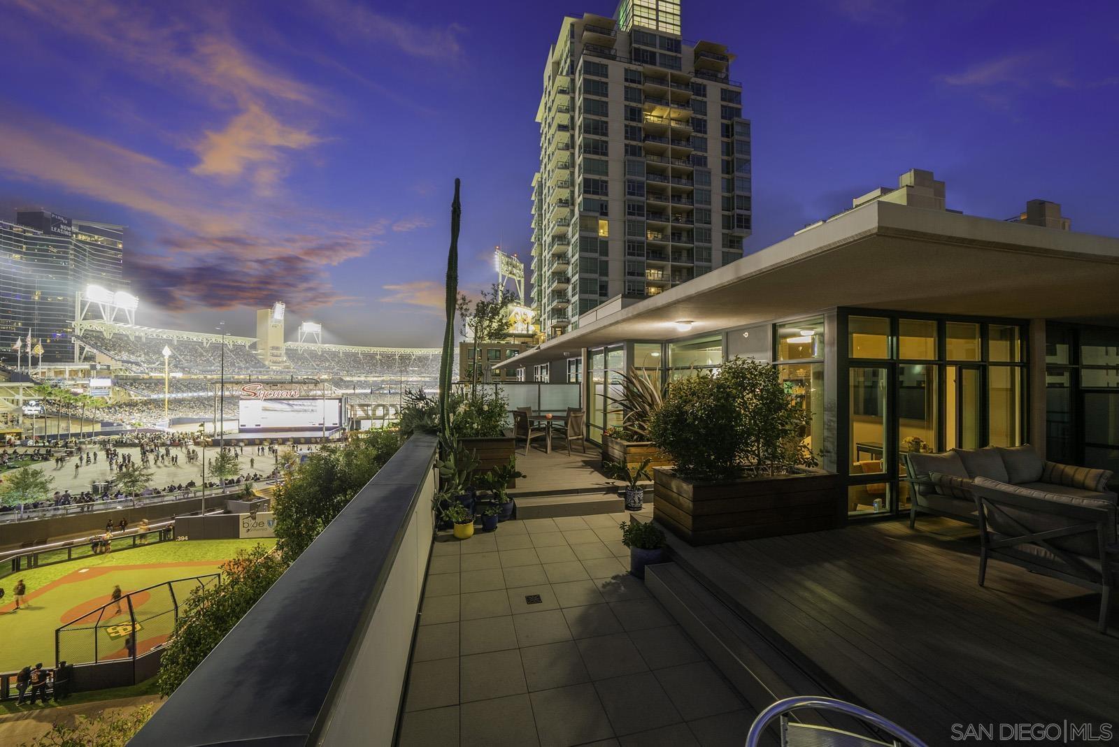 Detail Gallery Image 1 of 1 For 325  7th Ave  #212,  San Diego,  CA 92101 - 3 Beds | 2/1 Baths