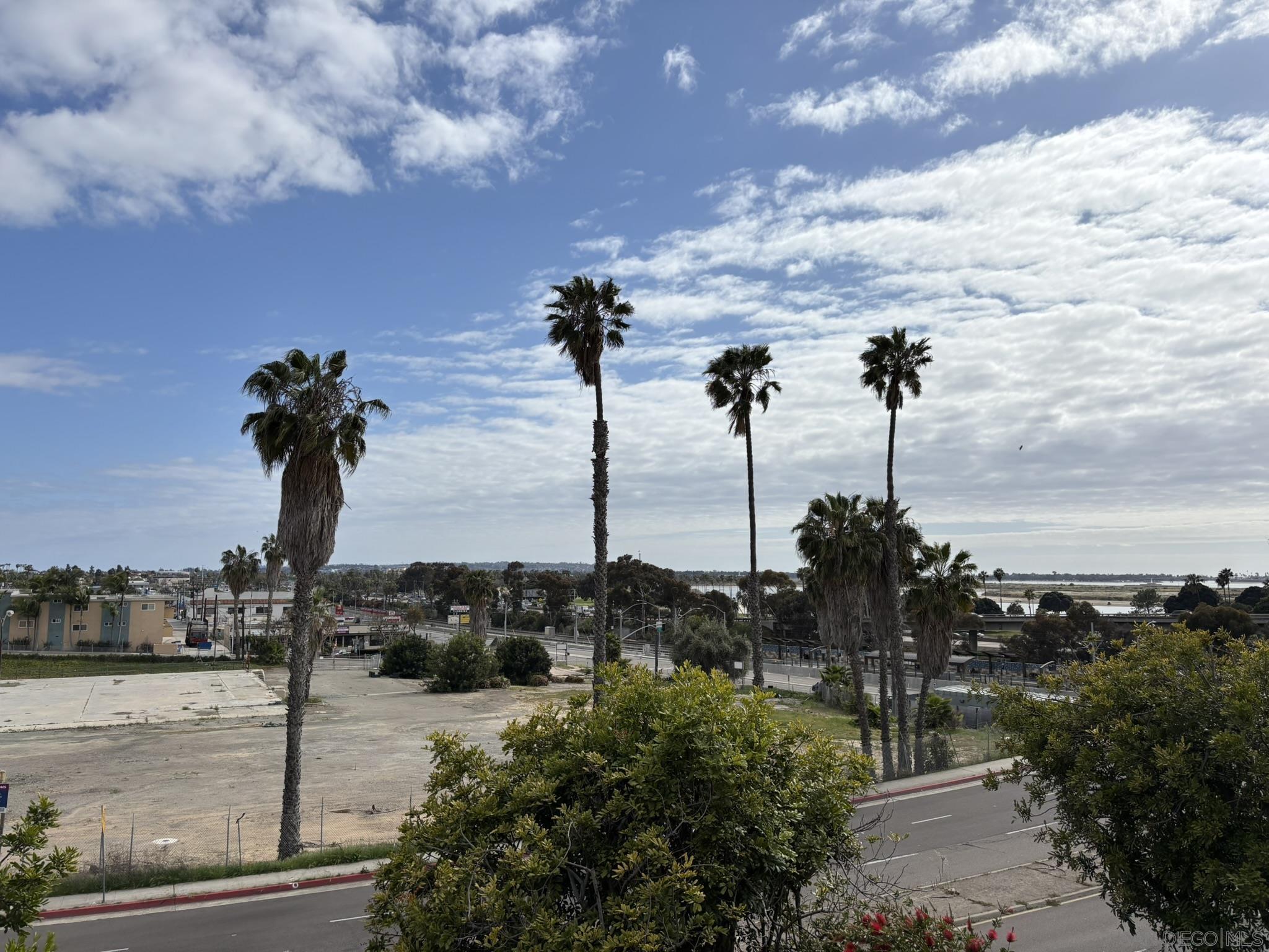 Detail Gallery Image 1 of 1 For 2520  Clairemont Dr  #213,  San Diego,  CA 92117 - 2 Beds | 2 Baths