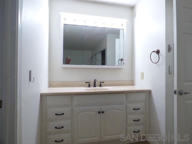 Detail Gallery Image 12 of 18 For 1317  Caminito Gabaldon  #B,  San Diego,  CA 92108 - 2 Beds | 2 Baths