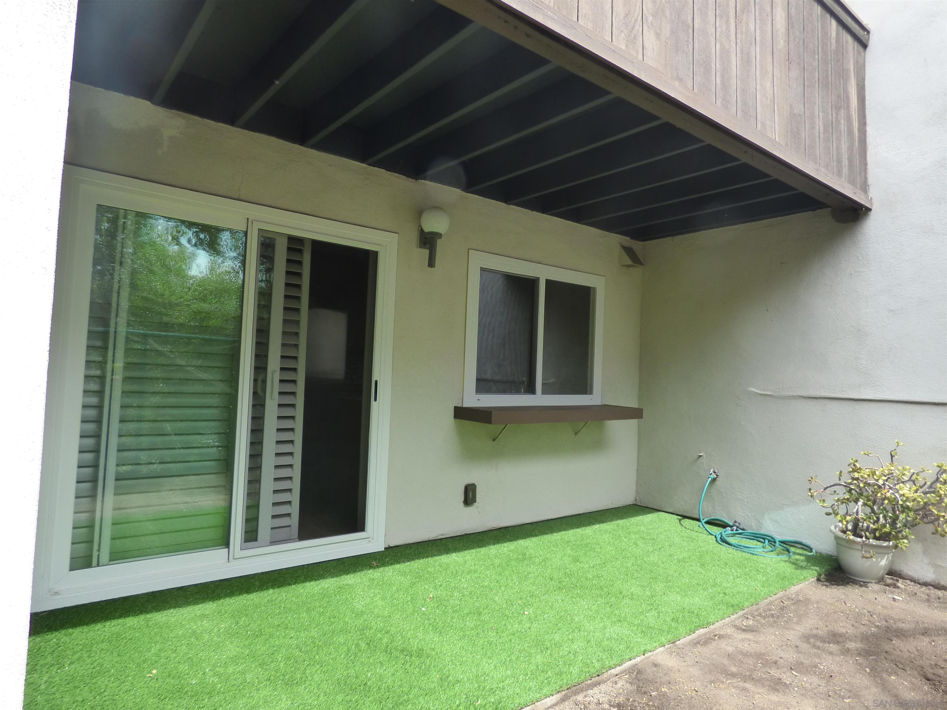 Detail Gallery Image 15 of 18 For 1317  Caminito Gabaldon  #B,  San Diego,  CA 92108 - 2 Beds | 2 Baths