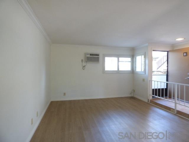 Detail Gallery Image 6 of 18 For 1317  Caminito Gabaldon  #B,  San Diego,  CA 92108 - 2 Beds | 2 Baths