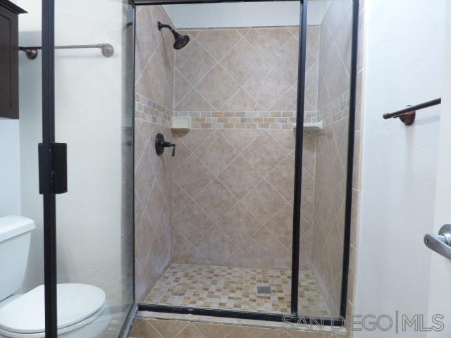 Detail Gallery Image 10 of 18 For 1317  Caminito Gabaldon  #B,  San Diego,  CA 92108 - 2 Beds | 2 Baths