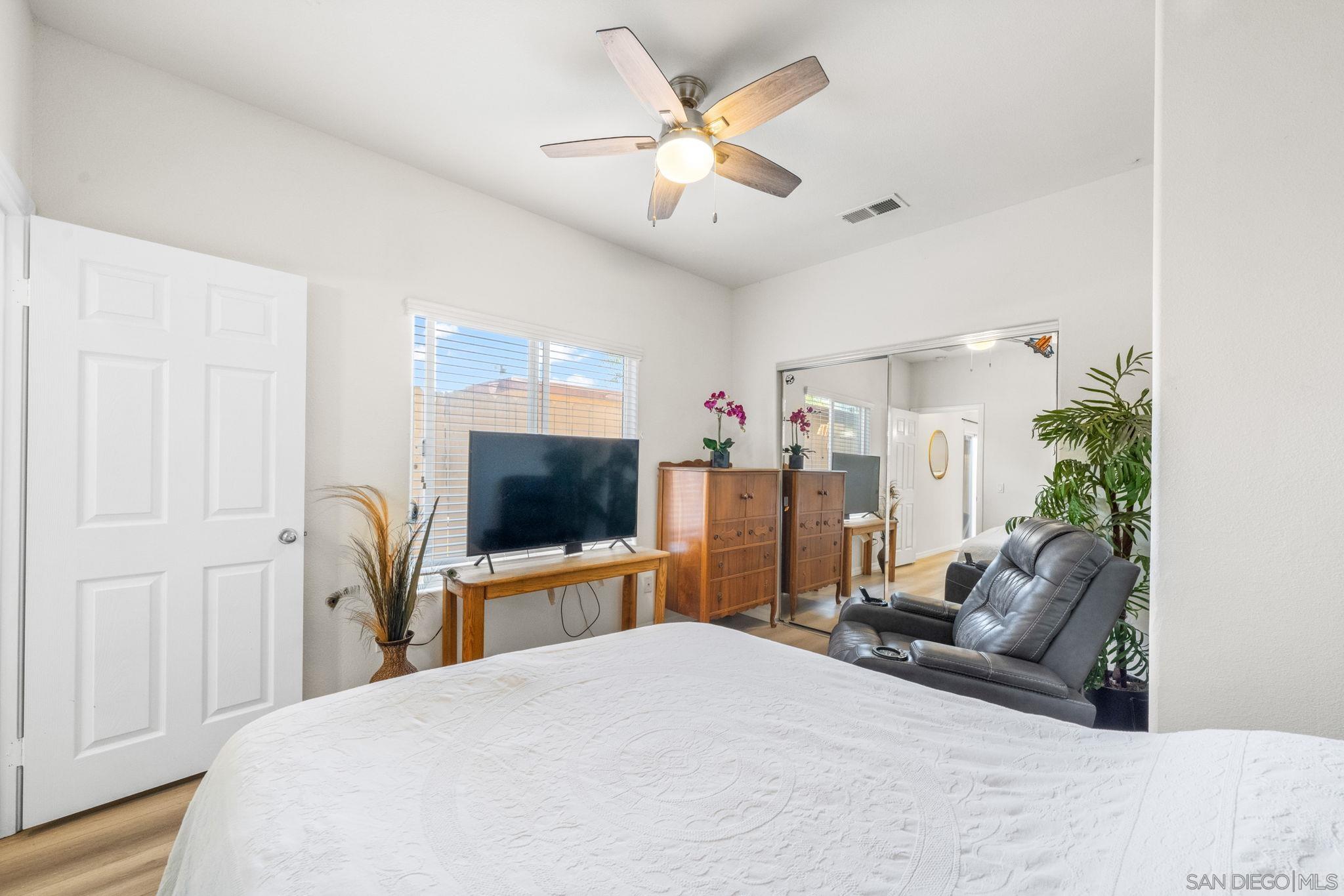 Detail Gallery Image 14 of 25 For 1450  Holly Ave, Imperial Beach,  CA 91932 - 4 Beds | 3 Baths