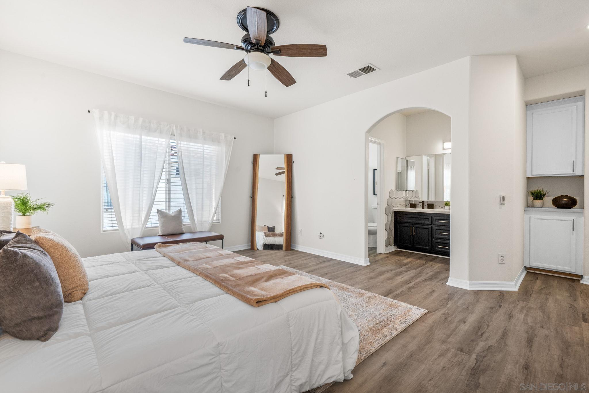 Detail Gallery Image 18 of 25 For 1450  Holly Ave, Imperial Beach,  CA 91932 - 4 Beds | 3 Baths