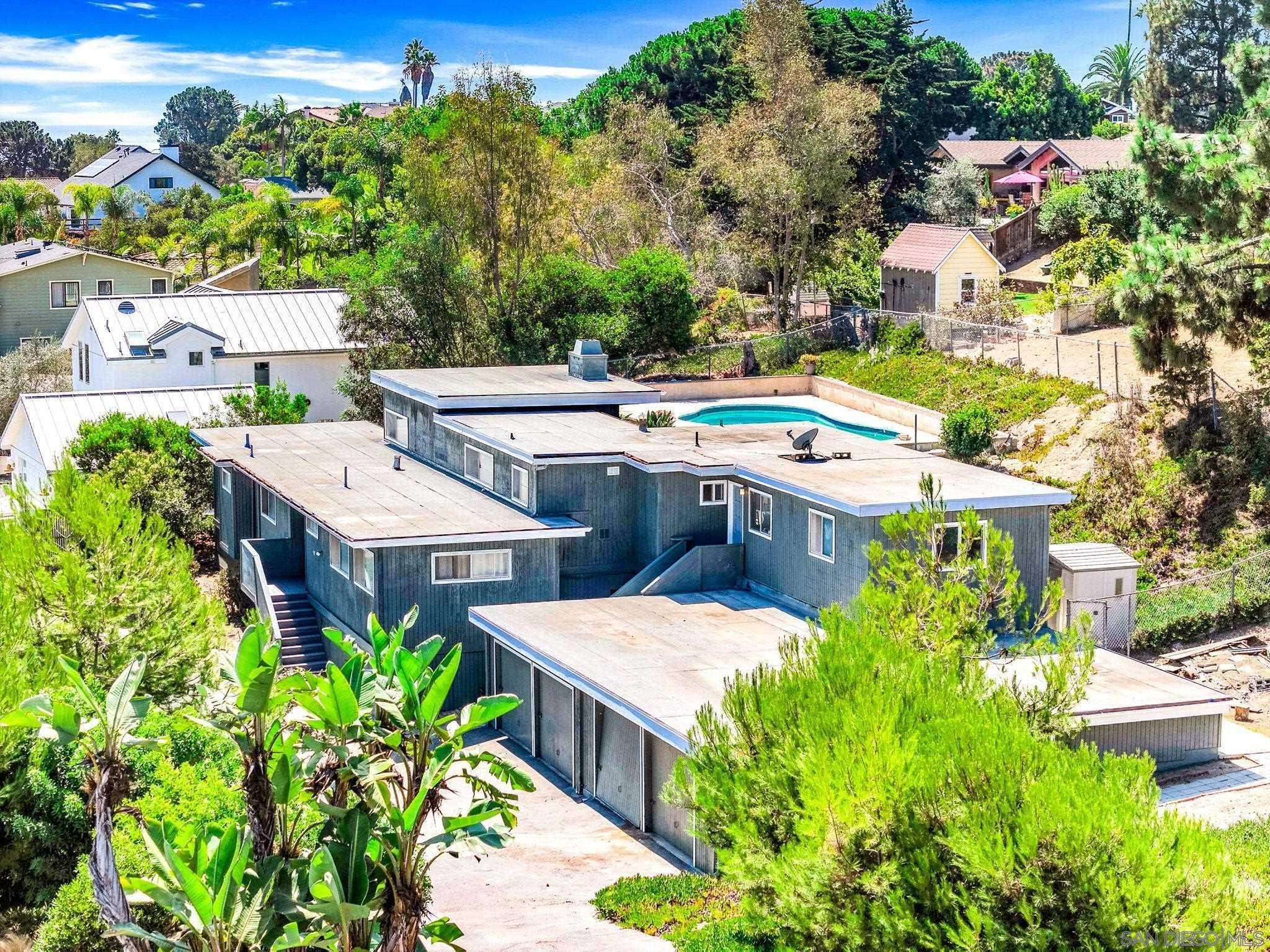 Detail Gallery Image 1 of 1 For 1864 N Lake Dr N, Cardiff By The Sea,  CA 92007 - 4 Beds | 3 Baths