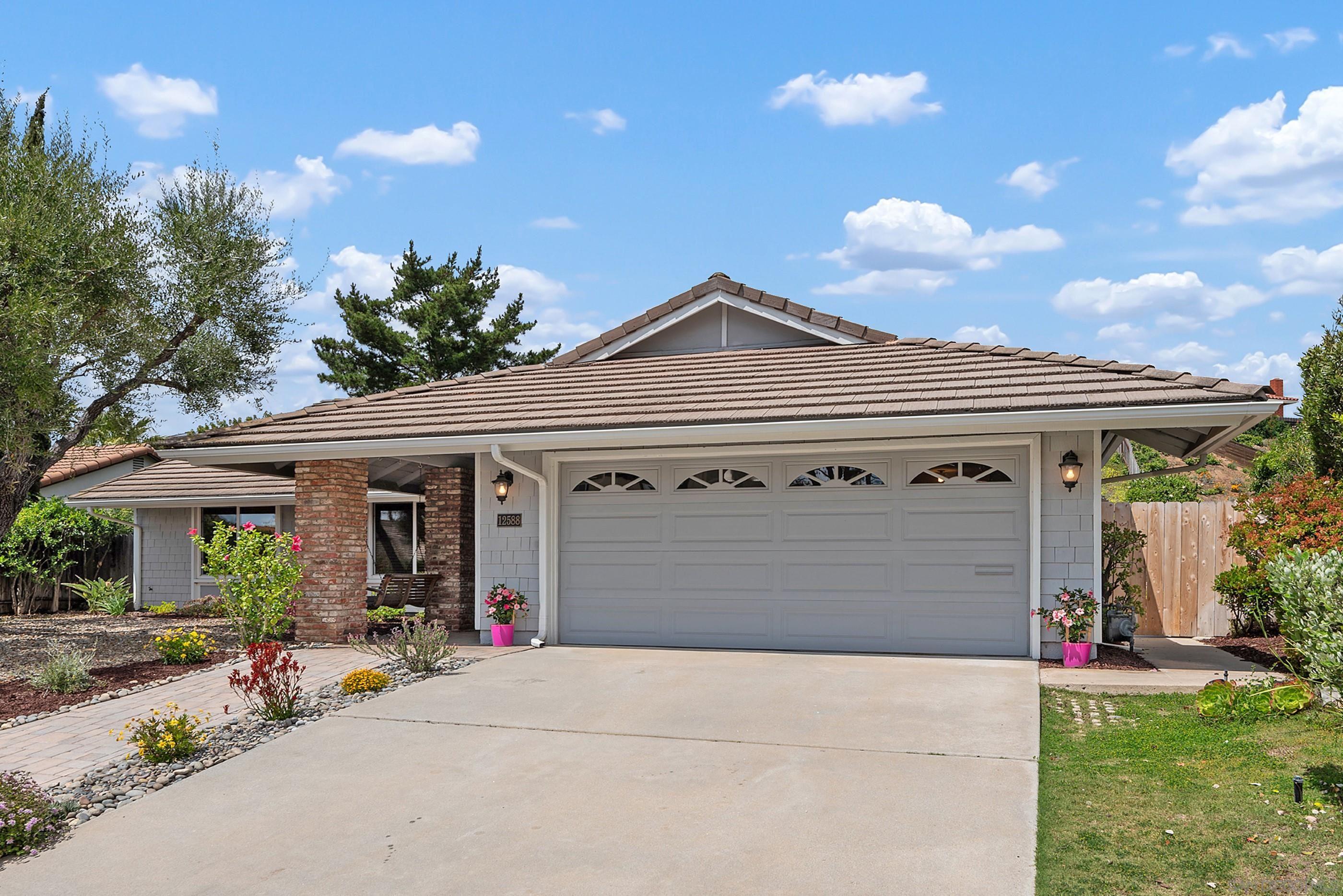 Detail Gallery Image 1 of 1 For 12588  Perla Ct, San Diego,  CA 92128 - 3 Beds | 2 Baths