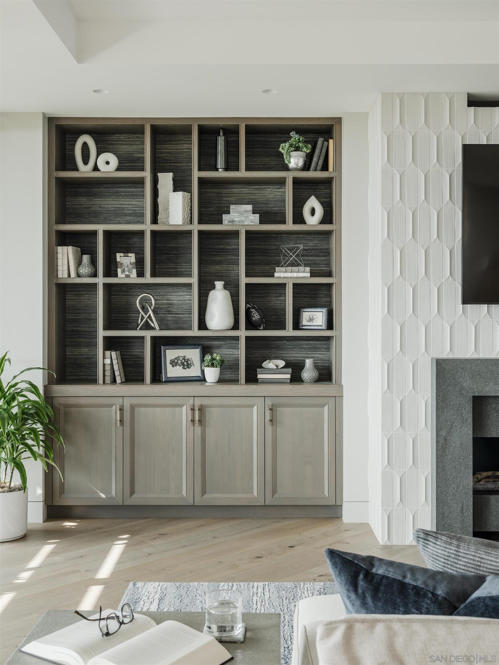 Detail Gallery Image 14 of 75 For 5416  Candlelight Dr, La Jolla,  CA 92037 - 9 Beds | 10/1 Baths