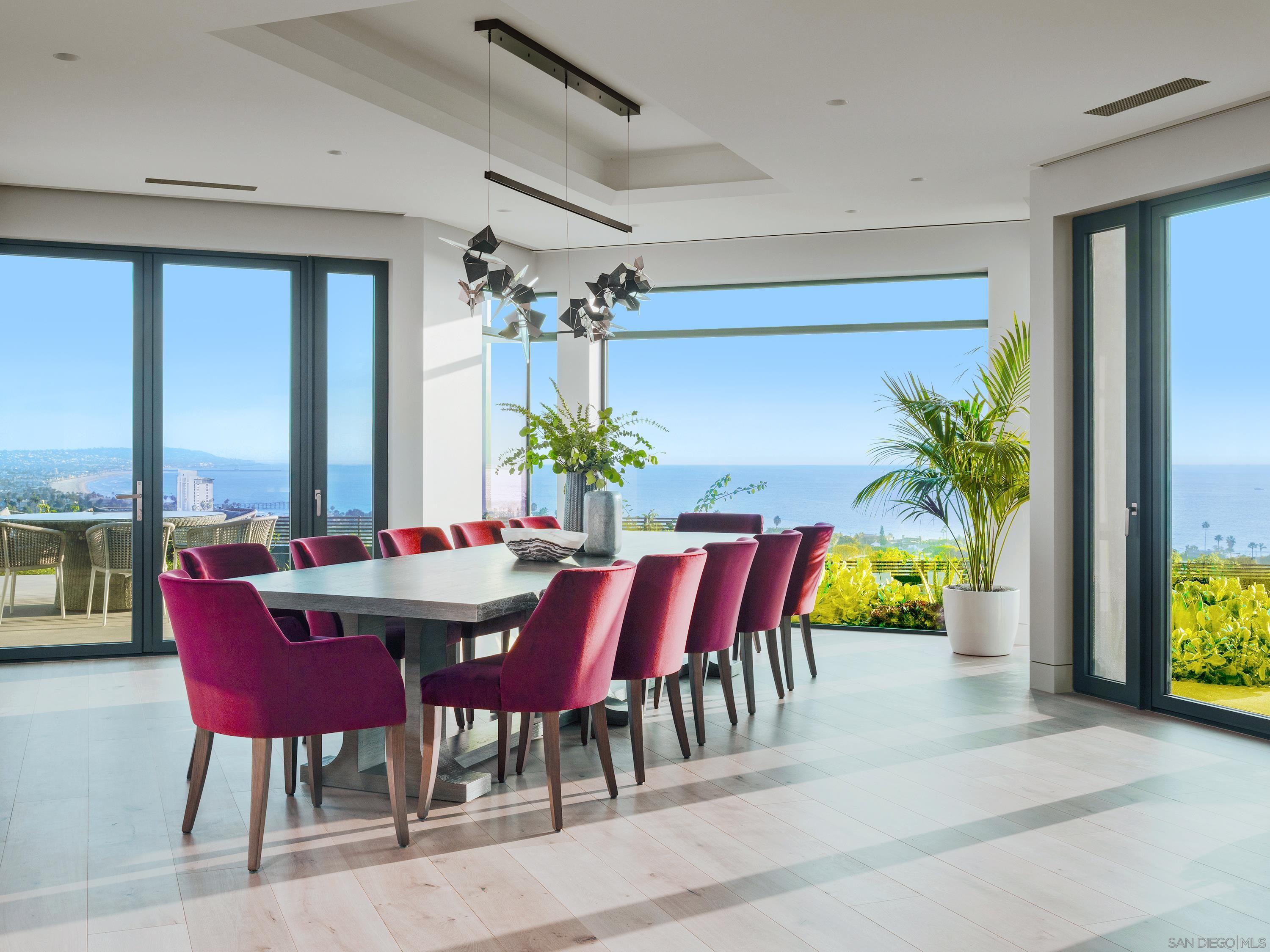 Detail Gallery Image 15 of 75 For 5416  Candlelight Dr, La Jolla,  CA 92037 - 9 Beds | 10/1 Baths