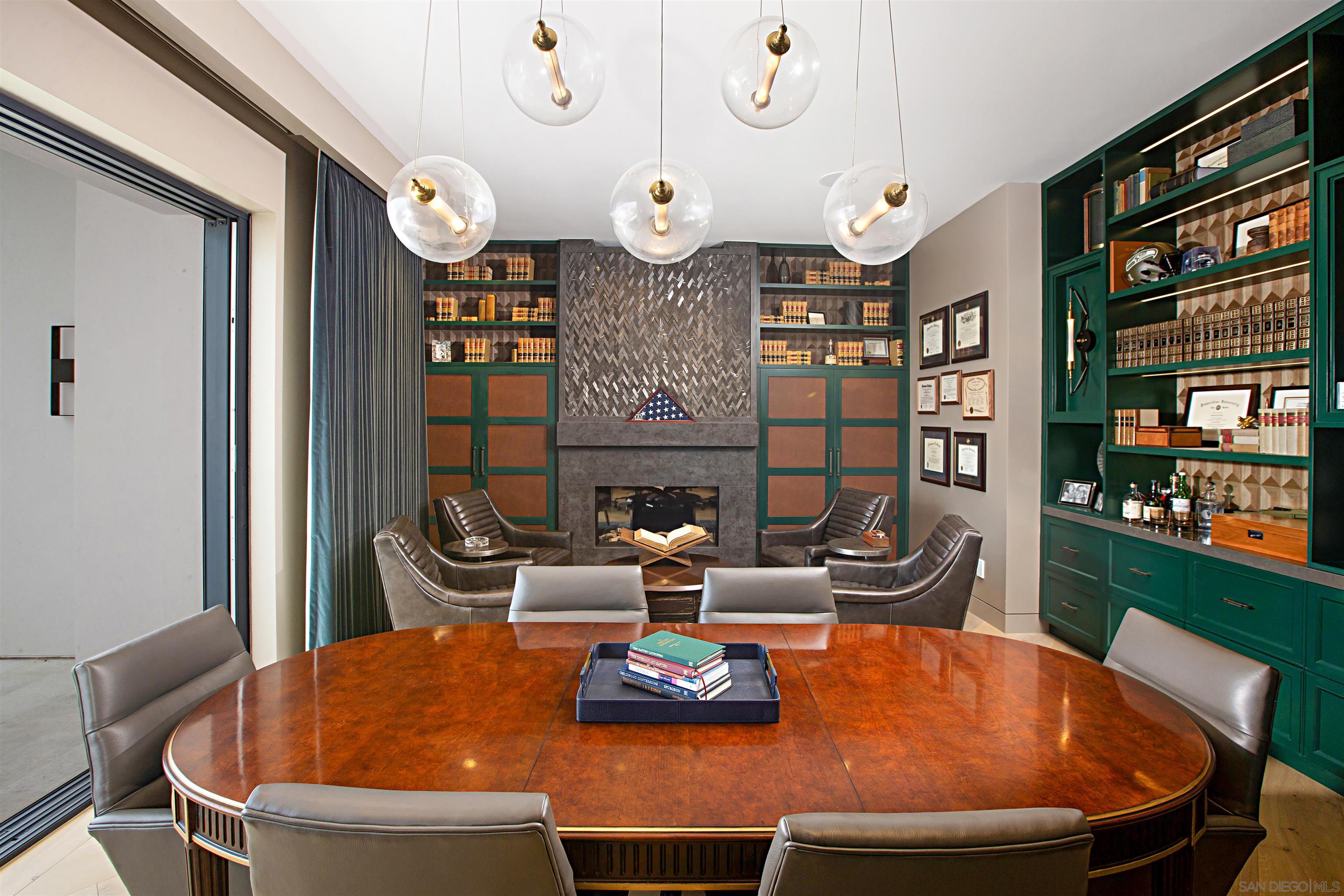 Detail Gallery Image 34 of 75 For 5416  Candlelight Dr, La Jolla,  CA 92037 - 9 Beds | 10/1 Baths