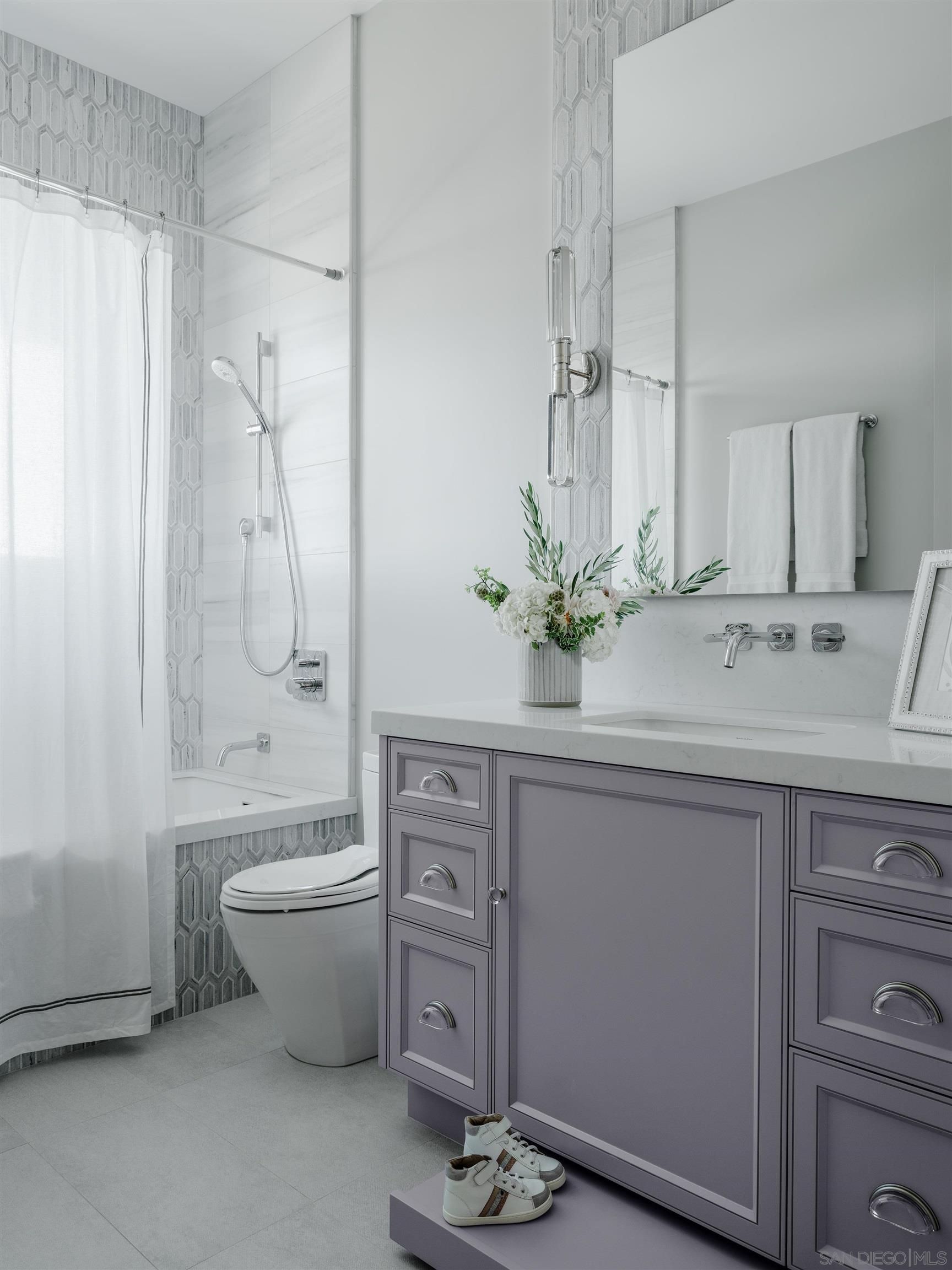 Detail Gallery Image 41 of 75 For 5416  Candlelight Dr, La Jolla,  CA 92037 - 9 Beds | 10/1 Baths