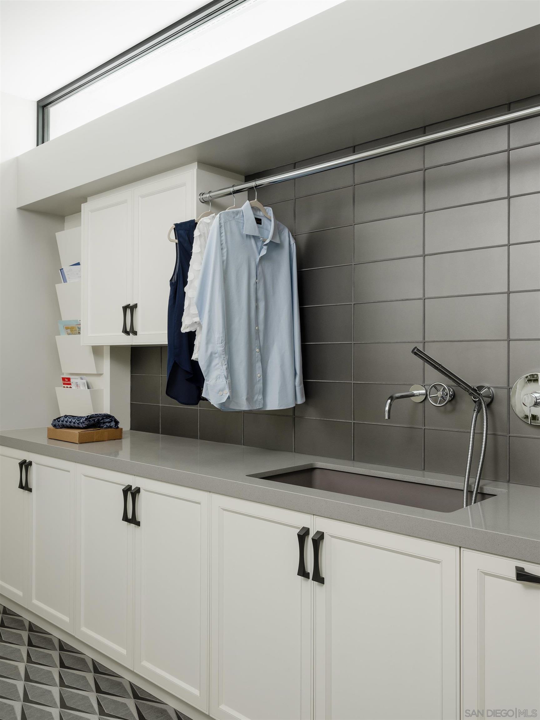 Detail Gallery Image 55 of 75 For 5416  Candlelight Dr, La Jolla,  CA 92037 - 9 Beds | 10/1 Baths