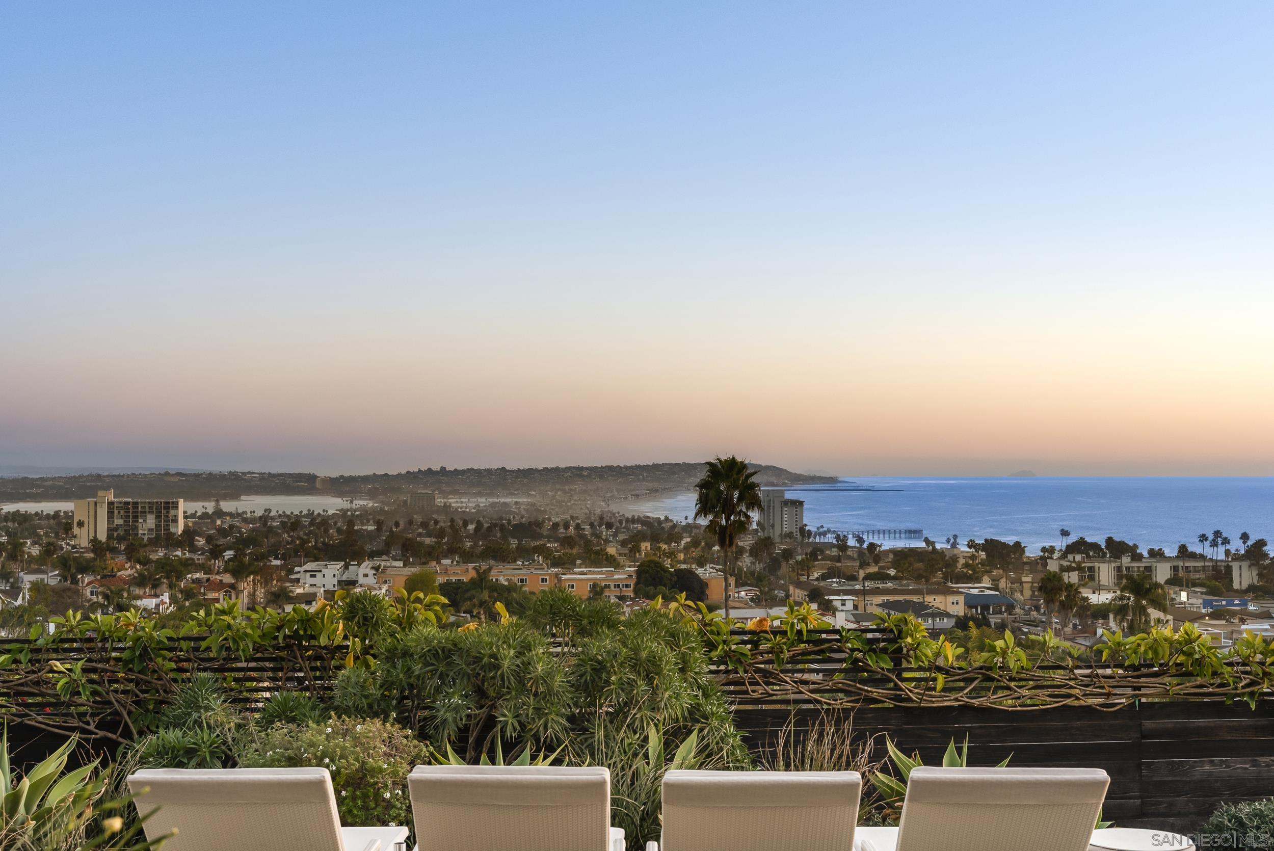 Detail Gallery Image 69 of 75 For 5416  Candlelight Dr, La Jolla,  CA 92037 - 9 Beds | 10/1 Baths