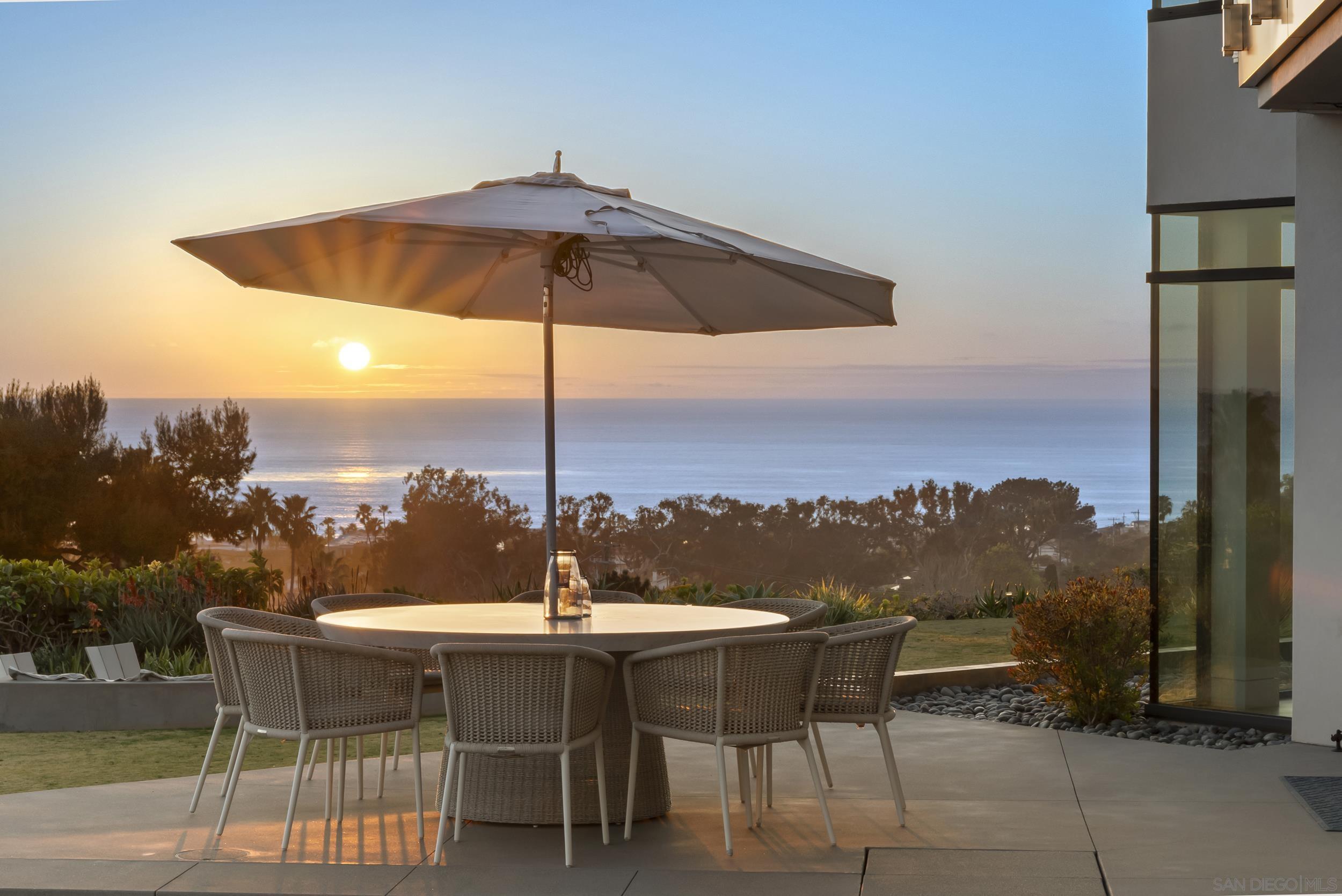 Detail Gallery Image 72 of 75 For 5416  Candlelight Dr, La Jolla,  CA 92037 - 9 Beds | 10/1 Baths