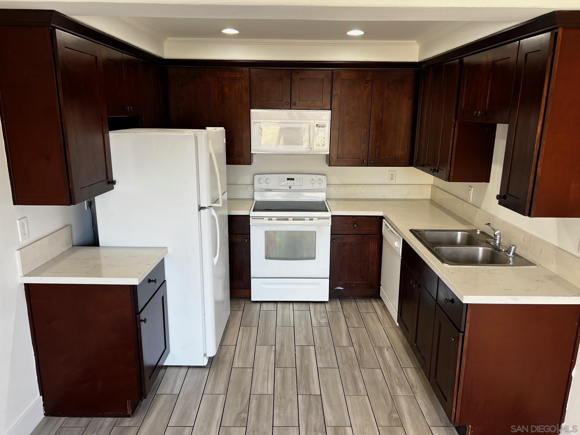 Detail Gallery Image 1 of 1 For 294  Chambers St  #9,  El Cajon,  CA 92020 - 2 Beds | 1/1 Baths