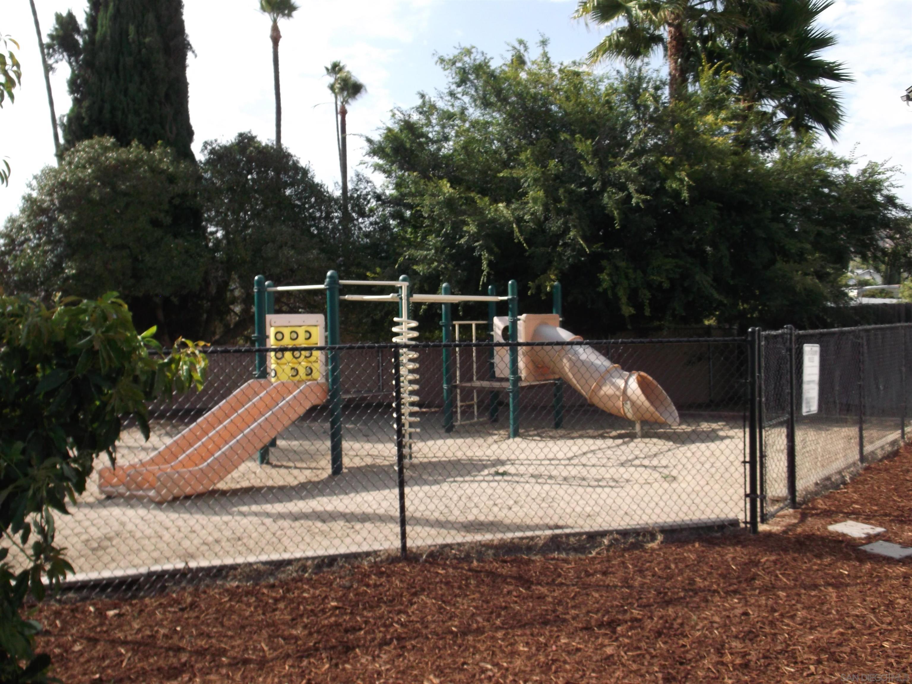 Detail Gallery Image 1 of 1 For 417 N Citrus Av-5, Escondido,  CA 92027 - 2 Beds | 1/1 Baths