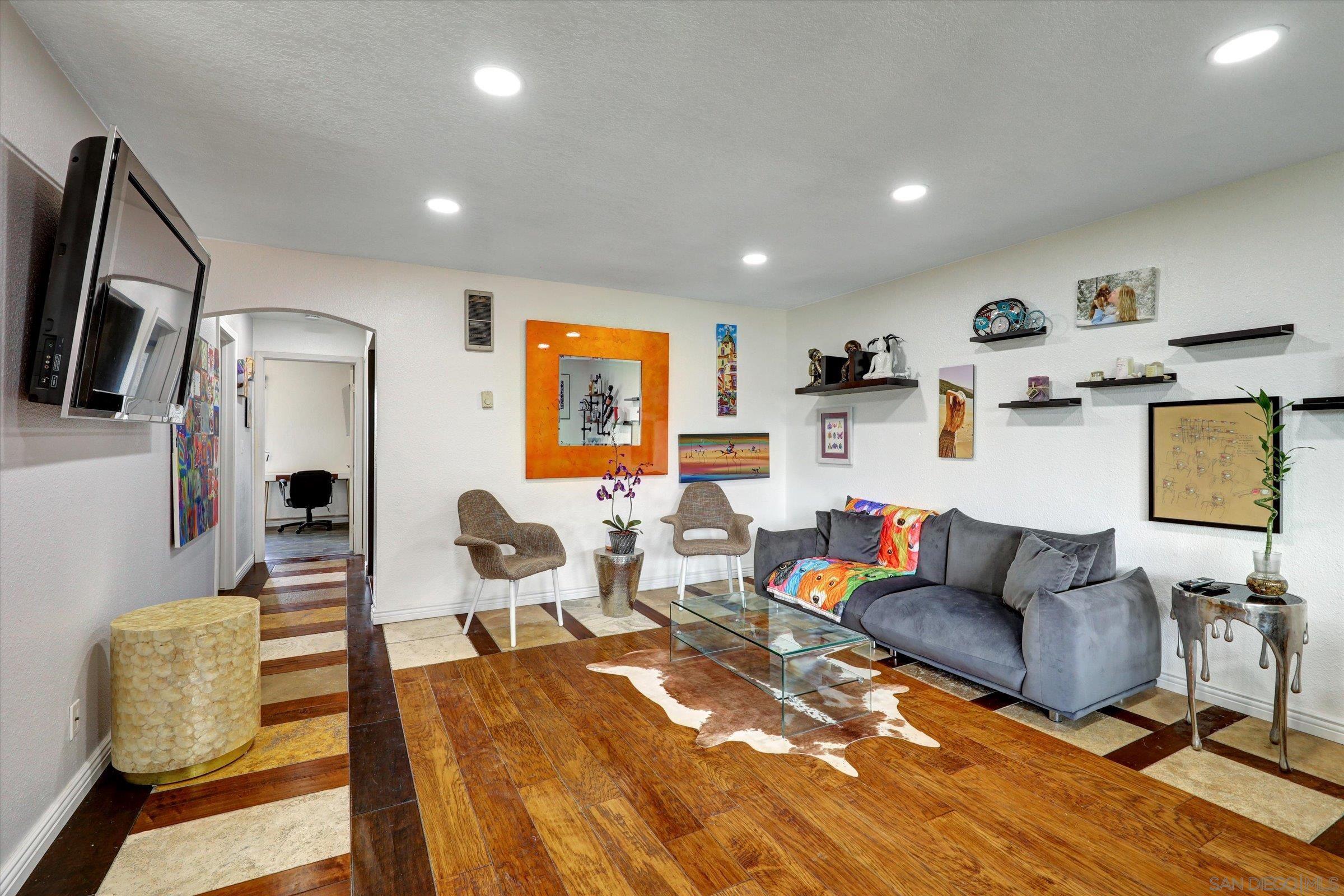 Front Image Thumbnail for SD250026251