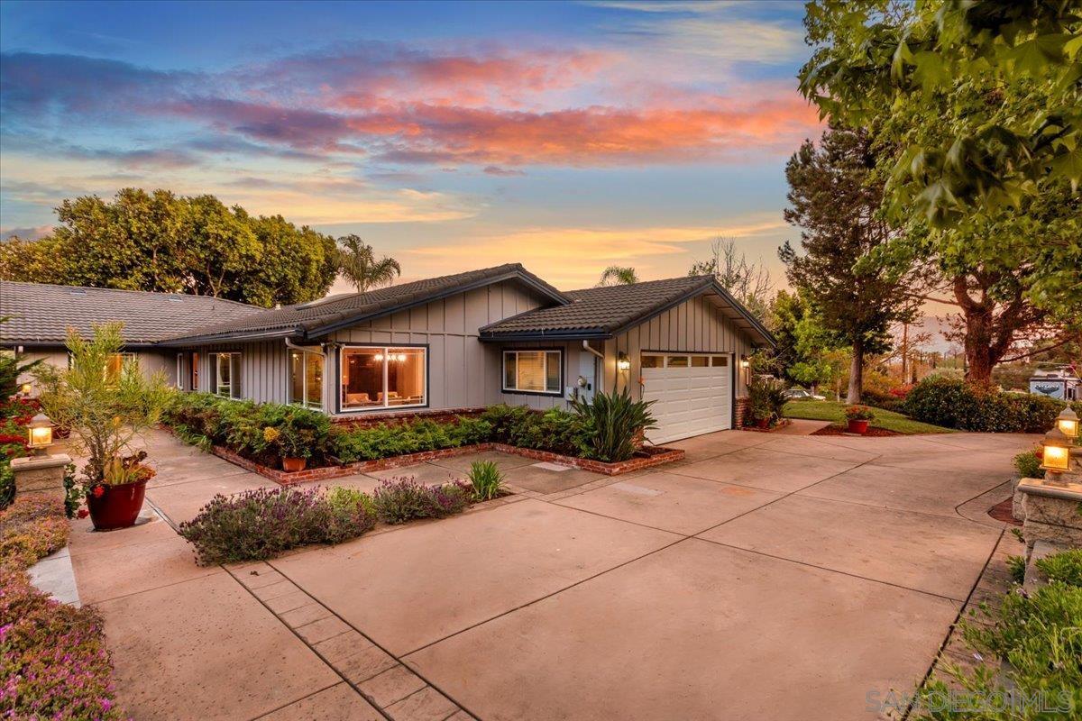 Detail Gallery Image 1 of 1 For 4317  Avenida Gregory, Spring Valley,  CA 91977 - 5 Beds | 3 Baths