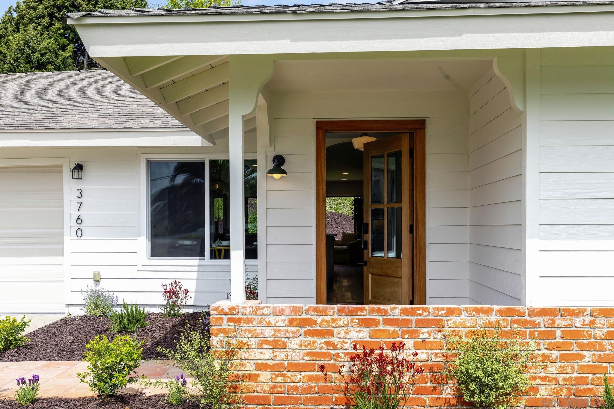 Detail Gallery Image 1 of 1 For 3760  Monroe St, Carlsbad,  CA 92008 - 3 Beds | 3 Baths