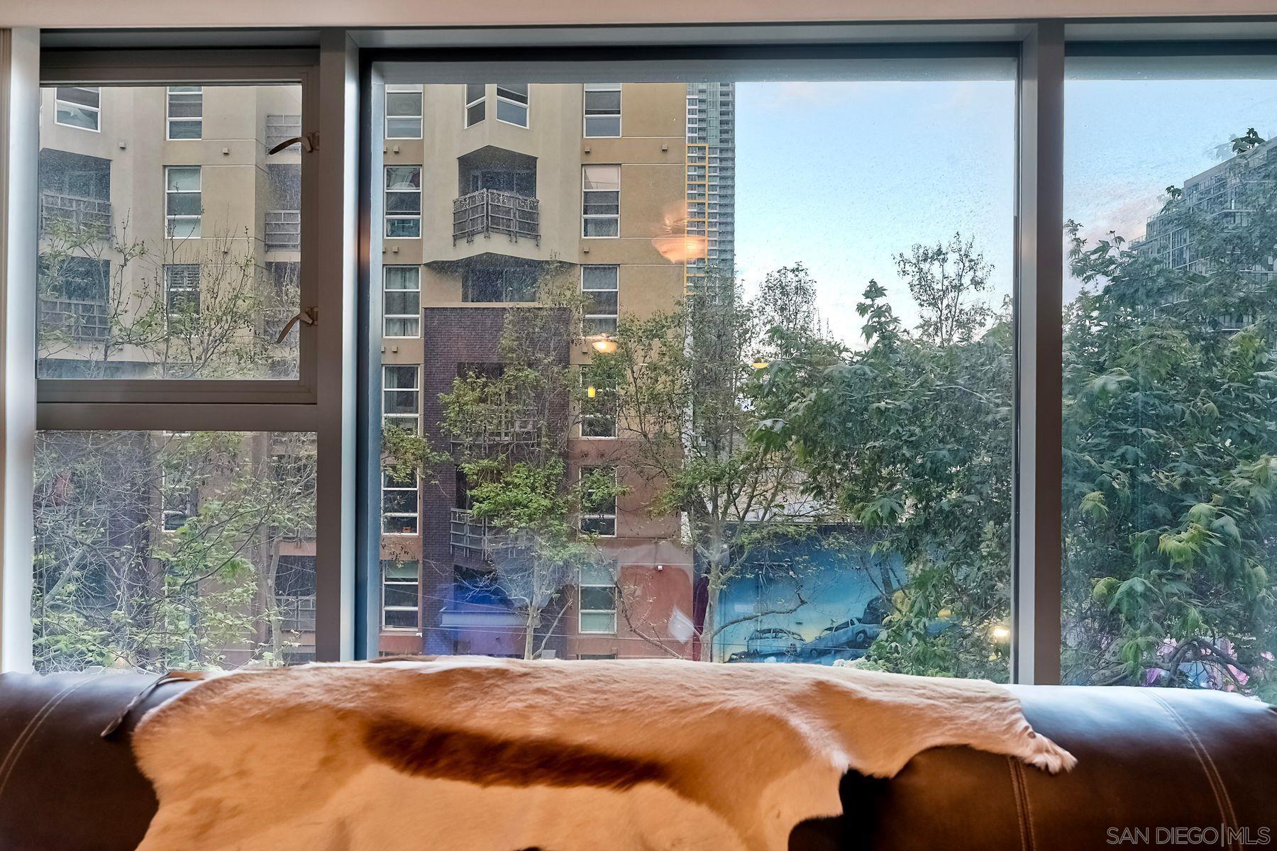 Detail Gallery Image 1 of 45 For 1150  J St  #406,  San Diego,  CA 92101 - 2 Beds | 1 Baths