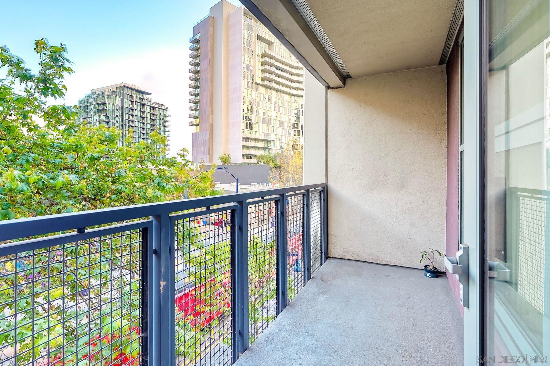 Detail Gallery Image 12 of 45 For 1150  J St  #406,  San Diego,  CA 92101 - 2 Beds | 1 Baths