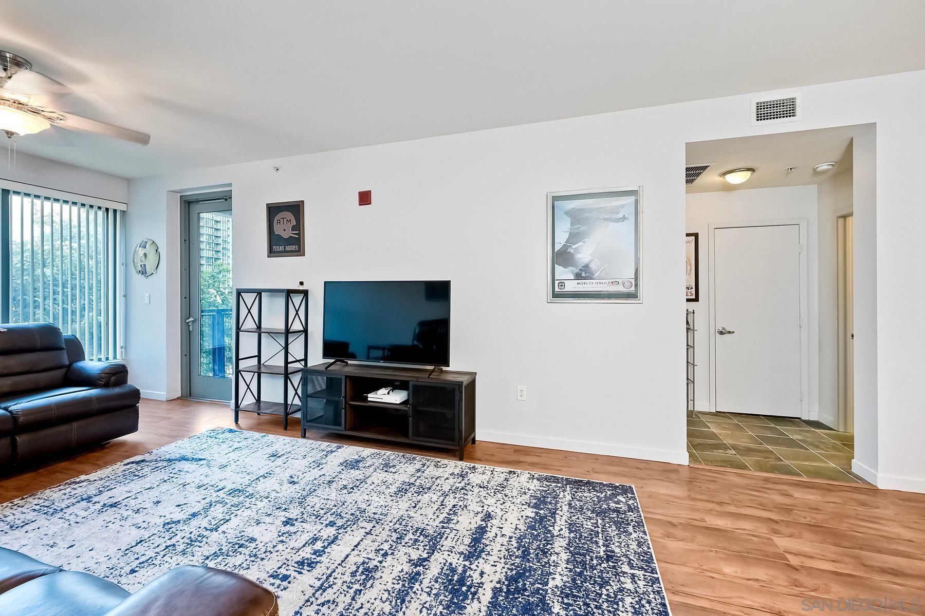 Detail Gallery Image 10 of 45 For 1150  J St  #406,  San Diego,  CA 92101 - 2 Beds | 1 Baths