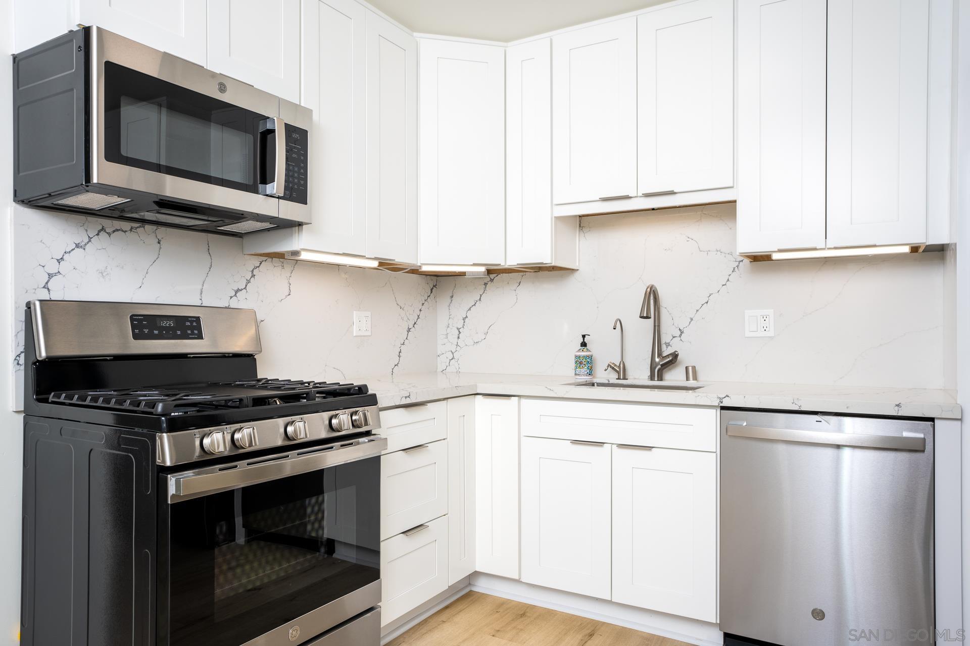 Detail Gallery Image 1 of 1 For 1937  Reed  a, San Diego,  CA 92109 - 2 Beds | 1 Baths