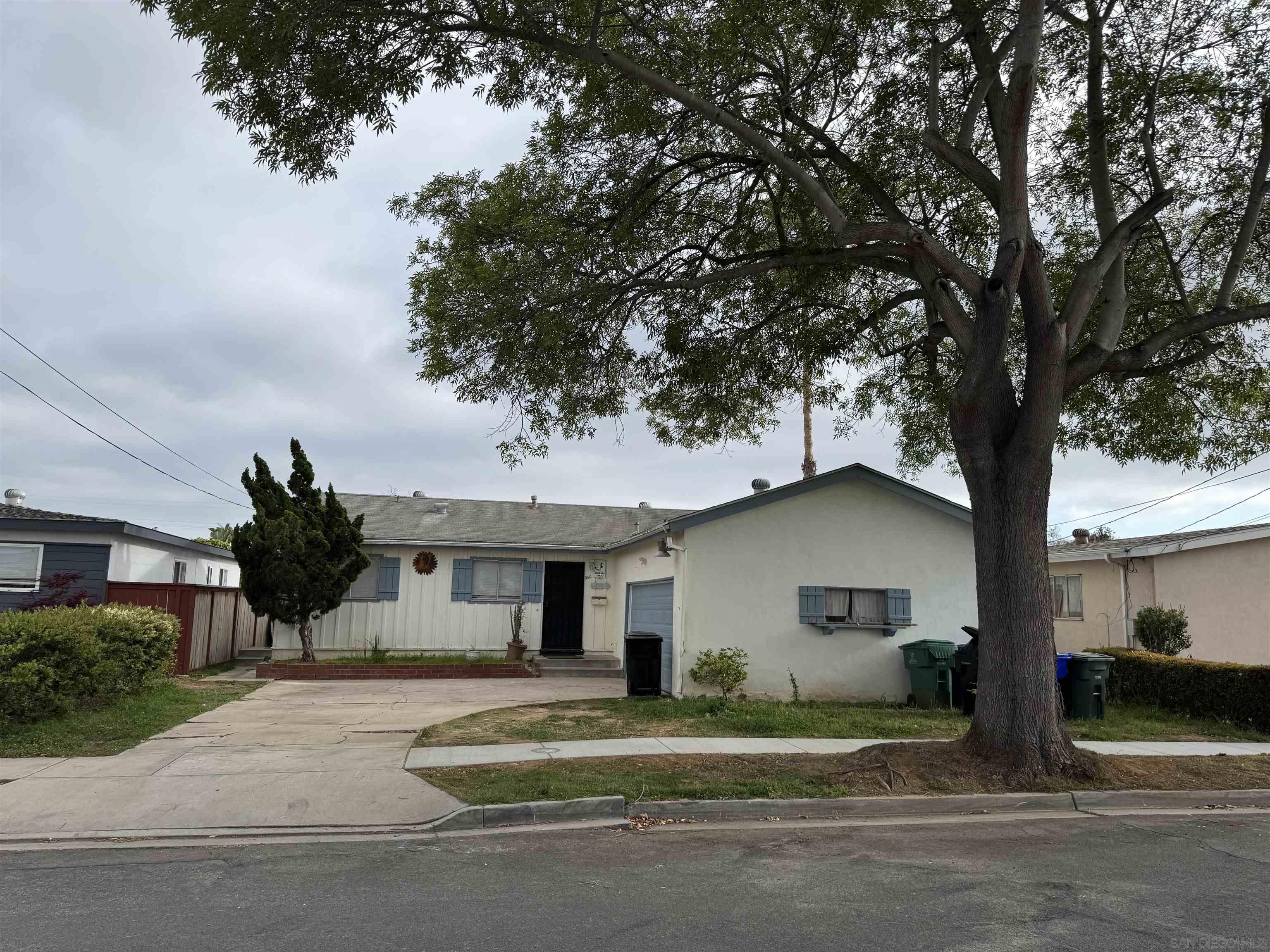 Front Image Thumbnail for SD250026477