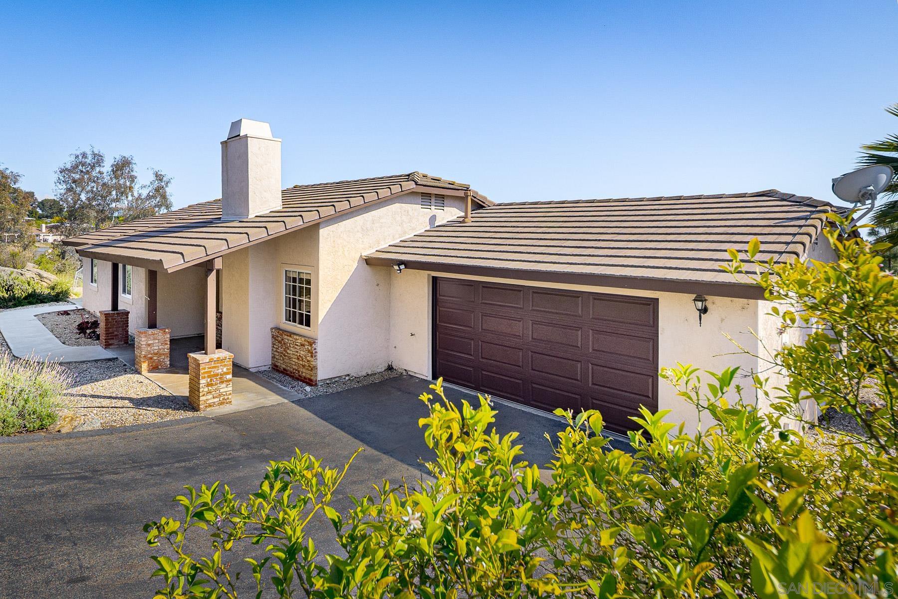 Detail Gallery Image 1 of 1 For 27301  Rowel Ct, Valley Center,  CA 92082 - 3 Beds | 2 Baths