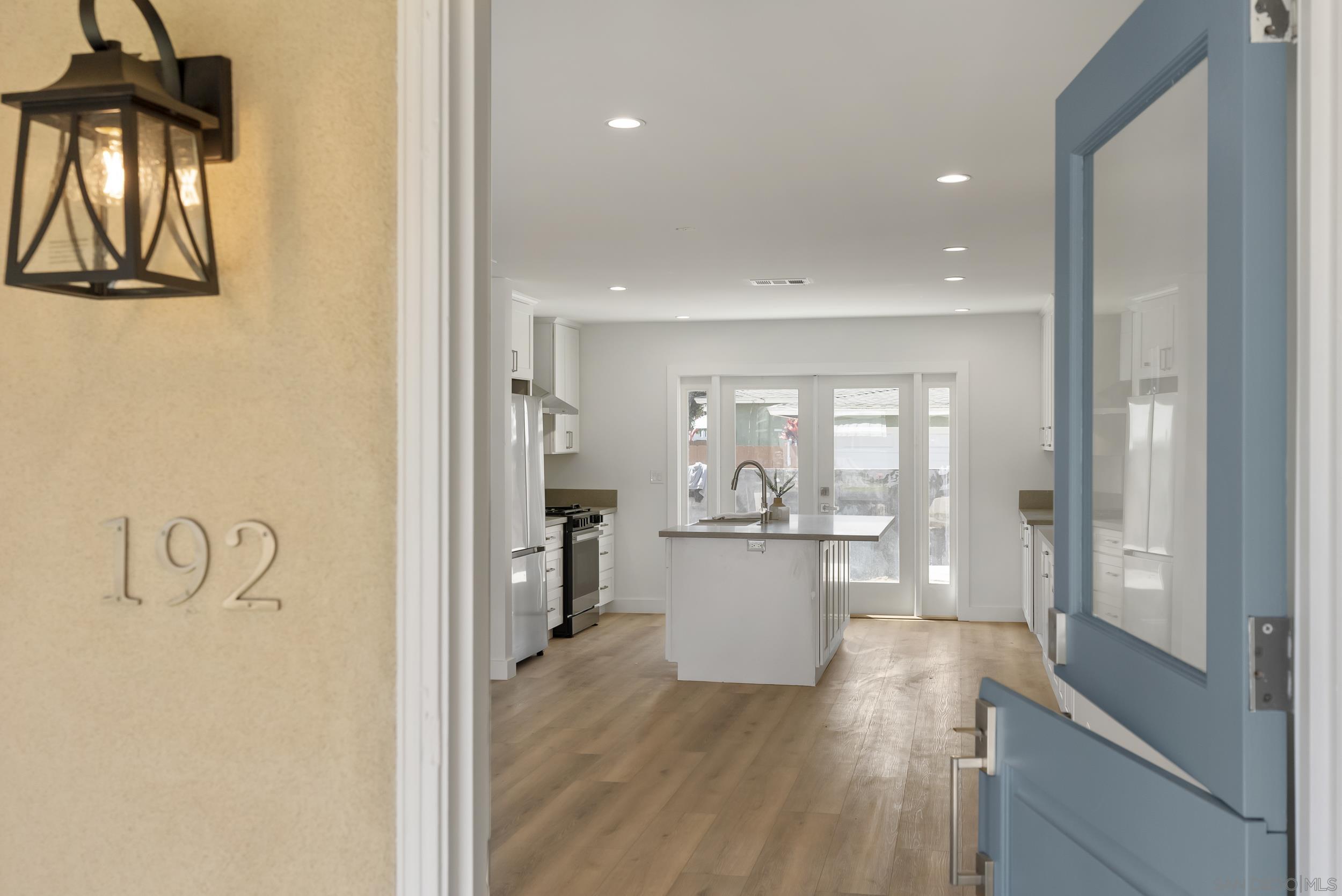 Detail Gallery Image 4 of 31 For 291  Ebony Avenue, Imperial Beach,  CA 91932 - 3 Beds | 2 Baths