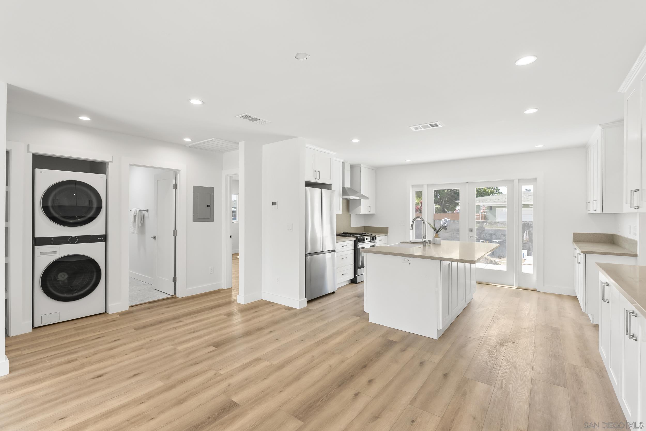 Detail Gallery Image 6 of 31 For 291  Ebony Avenue, Imperial Beach,  CA 91932 - 3 Beds | 2 Baths