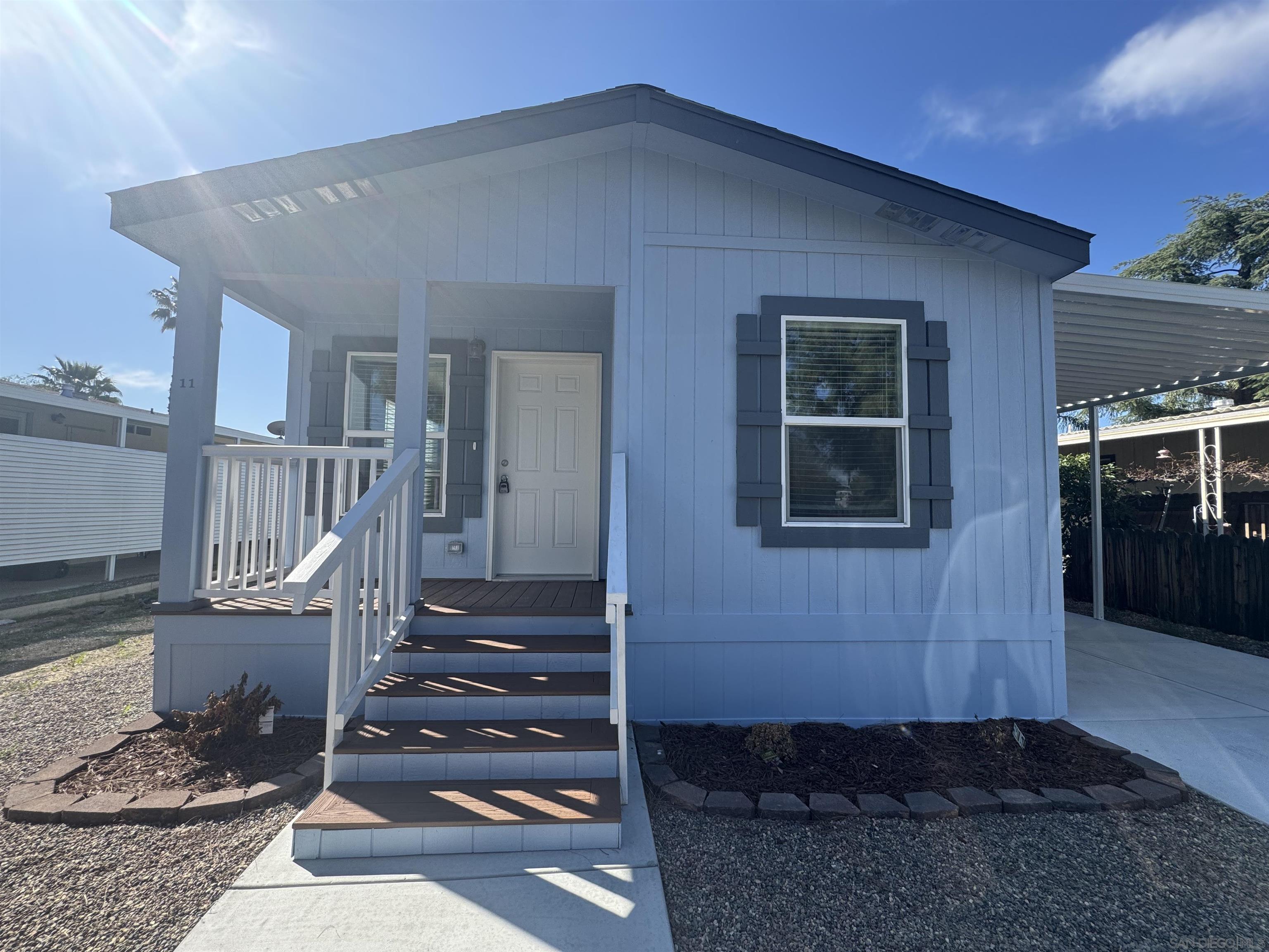 Detail Gallery Image 1 of 1 For 725  W Thornton Ave, Hemet, Ca 92543  #11,  Hemet,  CA 92543 - 2 Beds | 2 Baths