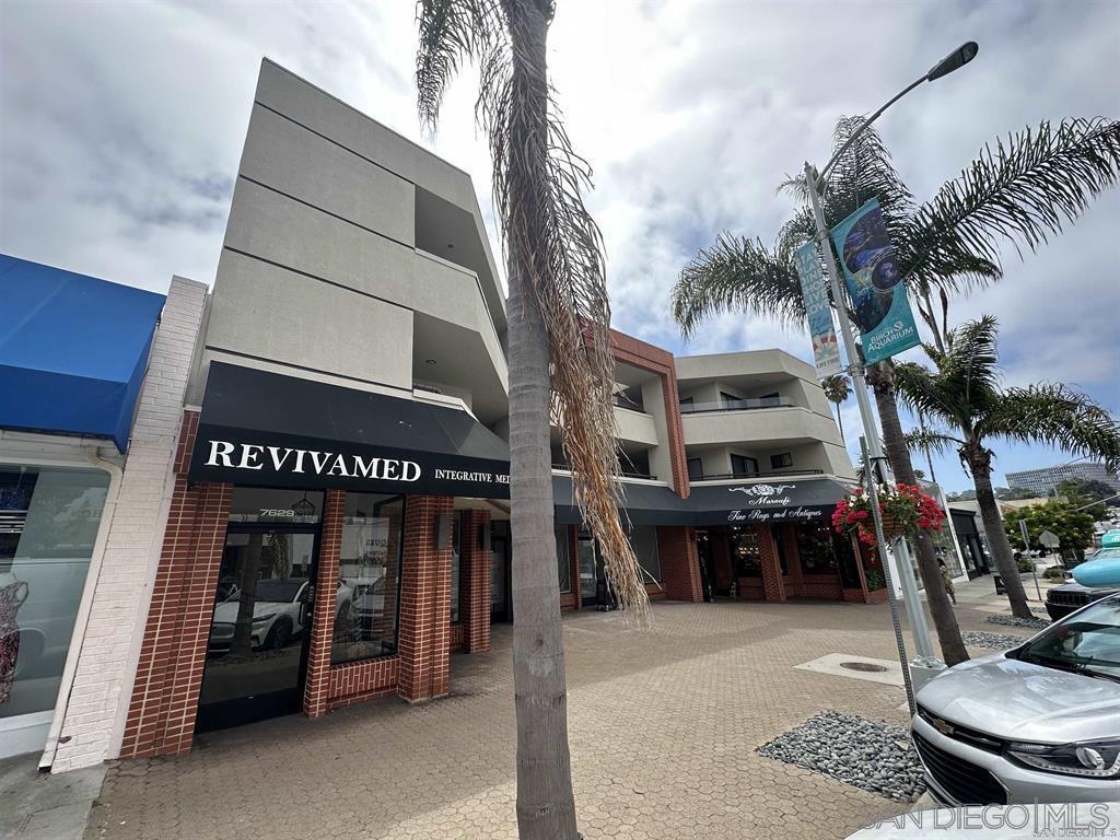 Detail Gallery Image 1 of 1 For 7629  Girard  304, La Jolla,  CA 92037 - 2 Beds | 2 Baths