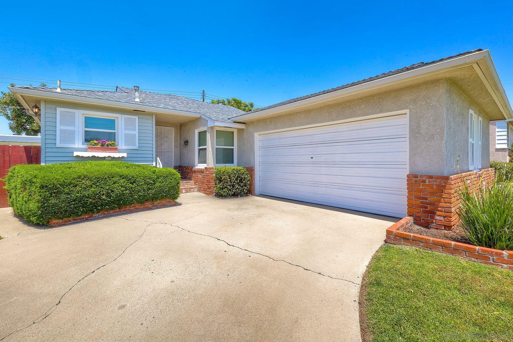 Detail Gallery Image 1 of 1 For 4954  Chaucer Ave, San Diego,  CA 92120 - 3 Beds | 2 Baths