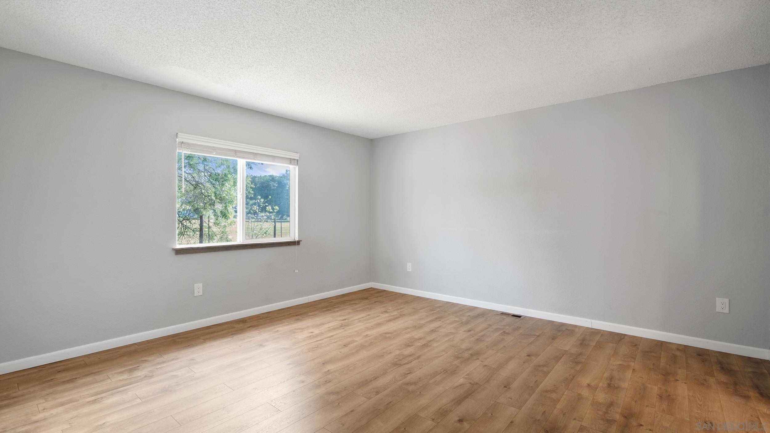 Detail Gallery Image 18 of 34 For 24780  Potrero Valley Rd, Potrero,  CA 91963 - 2 Beds | 2 Baths