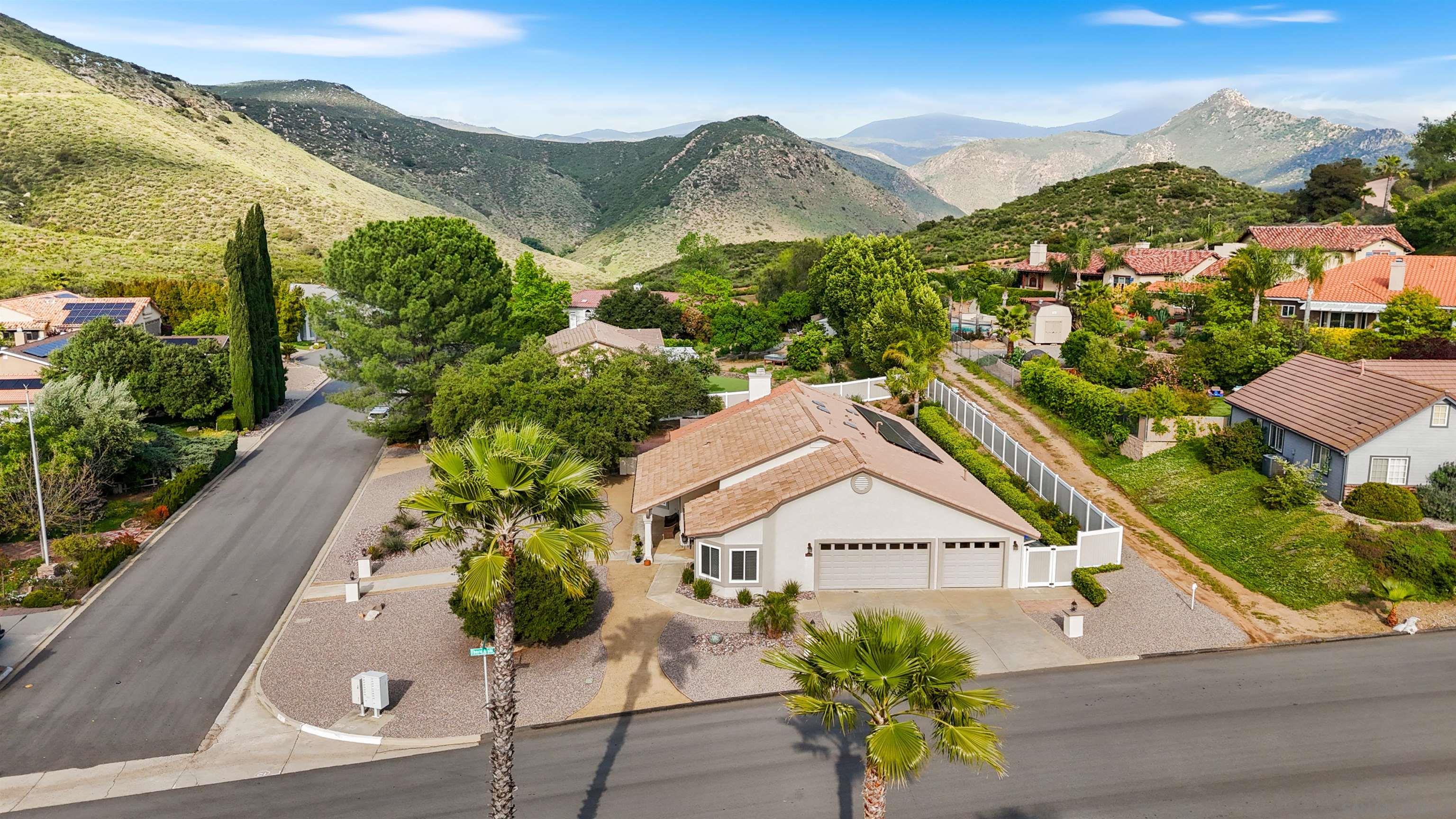 Detail Gallery Image 1 of 1 For 15655  Thornbush Road, Ramona,  CA 92065 - 4 Beds | 3 Baths